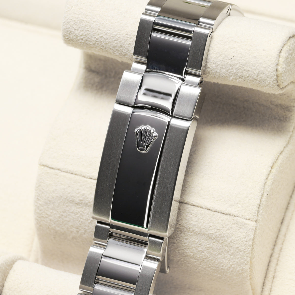 Rolex Datejust 2007 Complete 36mm Stainless Steel and 18k White Gold Tuxedo Dial / Black and Silver Dial 18k White Gold Fluted Bezel Stainless Steel Bracelet with Rolex Clasp 116234