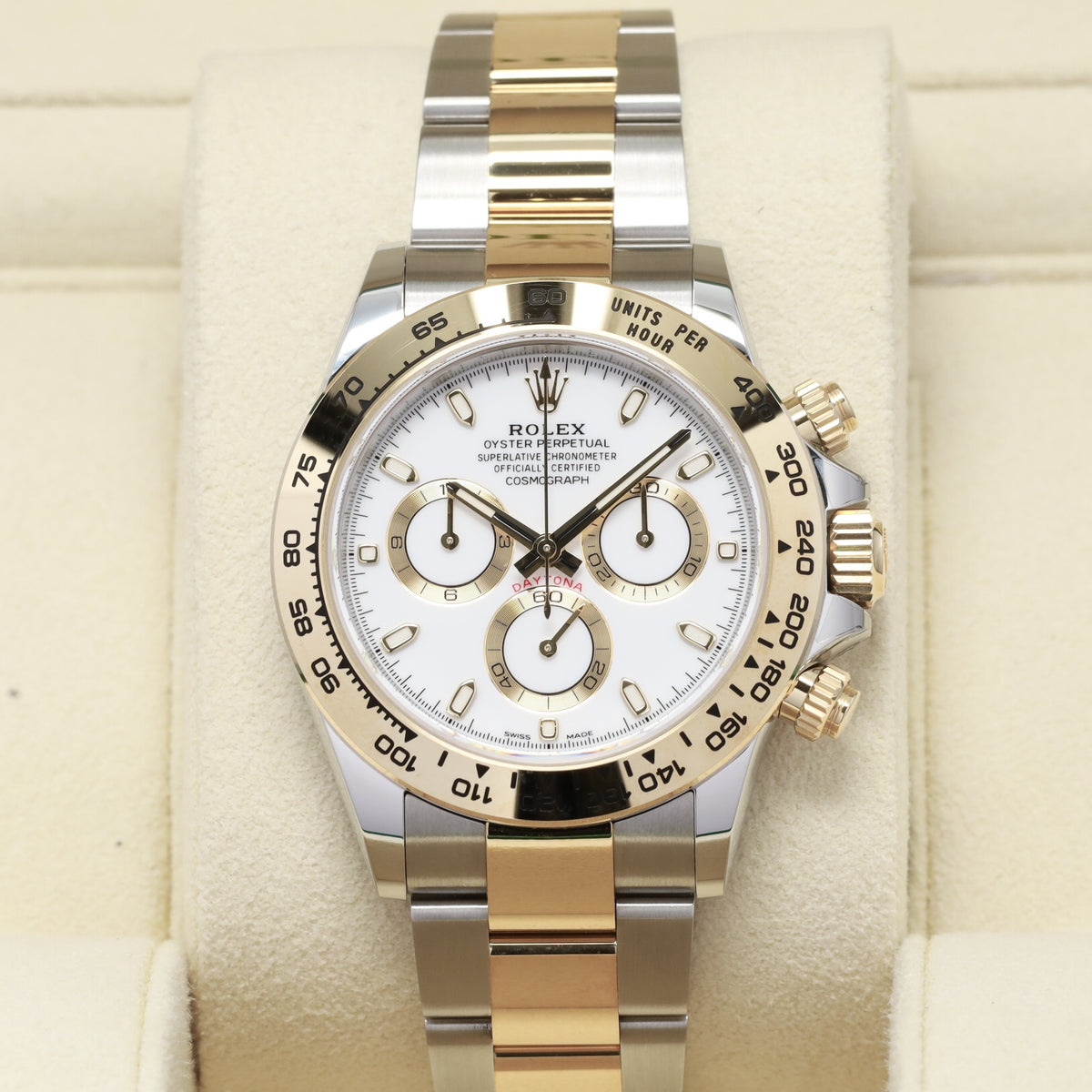 Rolex Daytona 2022 Complete 40mm Oystersteel and Yellow Gold White Dial 18k Yellow Gold Tachymeter Bezel Oystersteel and Yellow Gold Oyster Bracelet with Oysterlock Clasp 116503