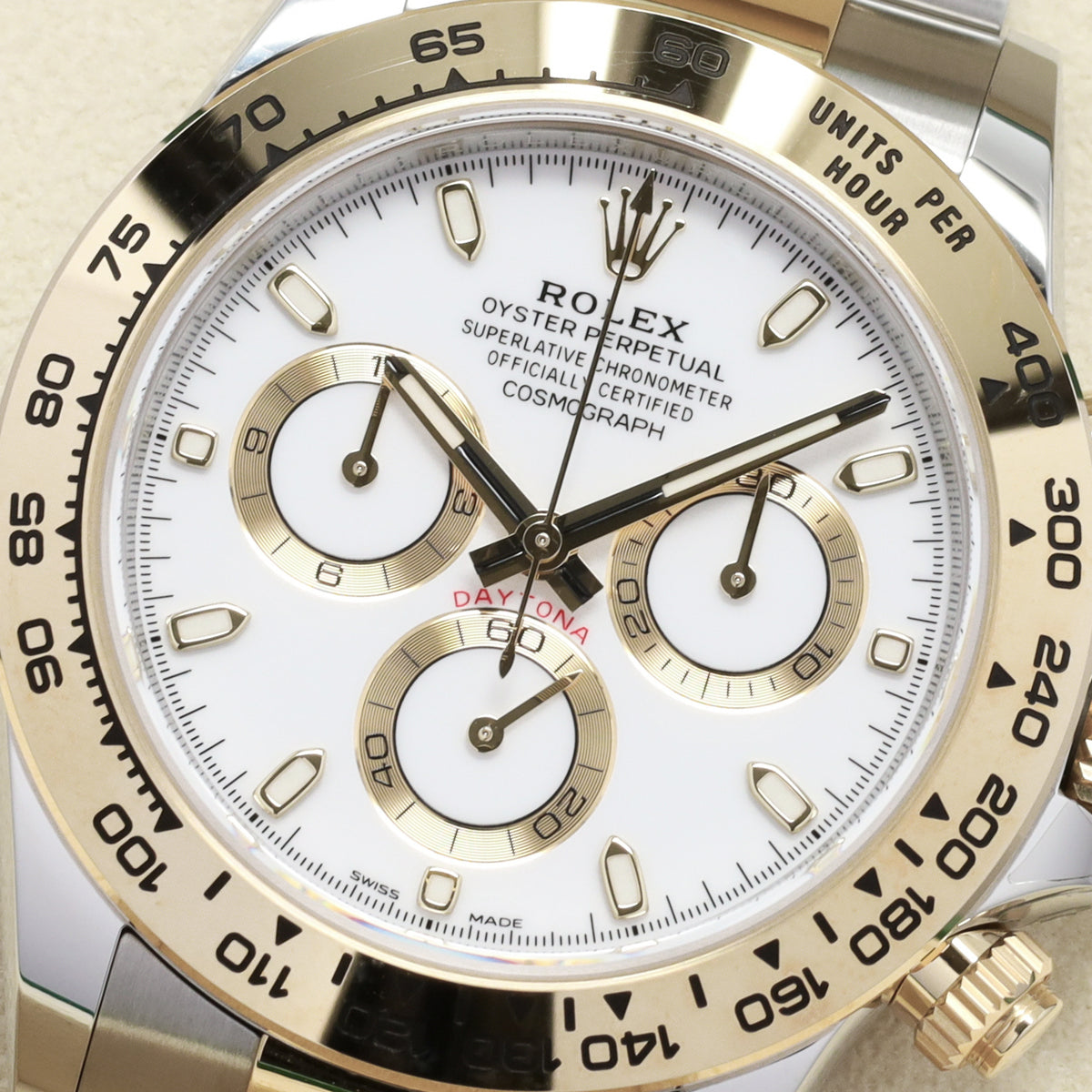Rolex Daytona 2022 Complete 40mm Oystersteel and Yellow Gold White Dial 18k Yellow Gold Tachymeter Bezel Oystersteel and Yellow Gold Oyster Bracelet with Oysterlock Clasp 116503