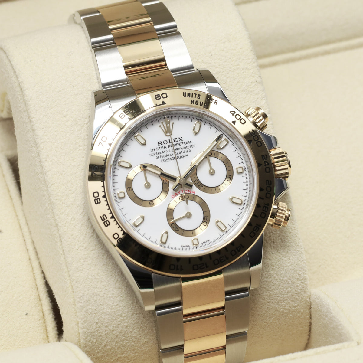 Rolex Daytona 2022 Complete 40mm Oystersteel and Yellow Gold White Dial 18k Yellow Gold Tachymeter Bezel Oystersteel and Yellow Gold Oyster Bracelet with Oysterlock Clasp 116503