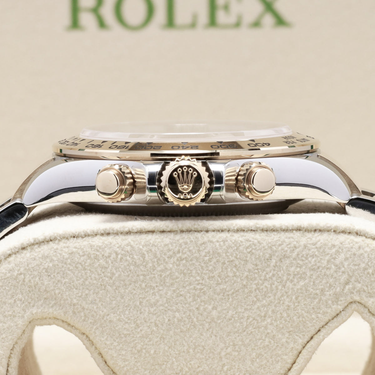 Rolex Daytona 2022 Complete 40mm Oystersteel and Yellow Gold White Dial 18k Yellow Gold Tachymeter Bezel Oystersteel and Yellow Gold Oyster Bracelet with Oysterlock Clasp 116503