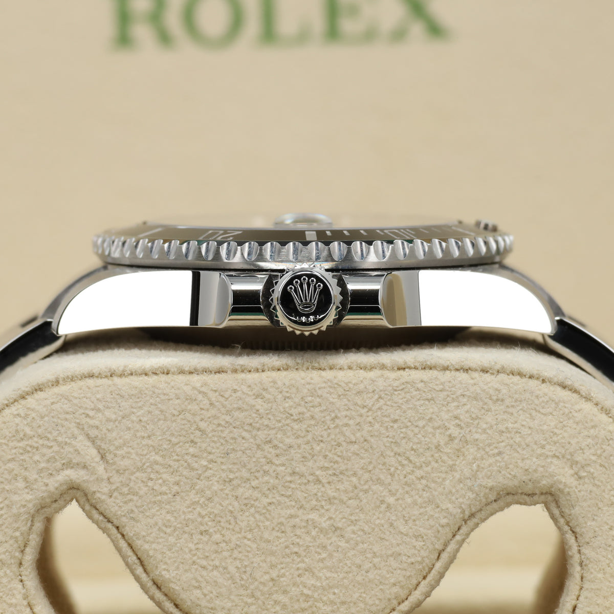 Rolex Submariner Date 2016 Complete 40mm Steel Case Black Dial Black Ceramic Bezel Oyster 116610LN