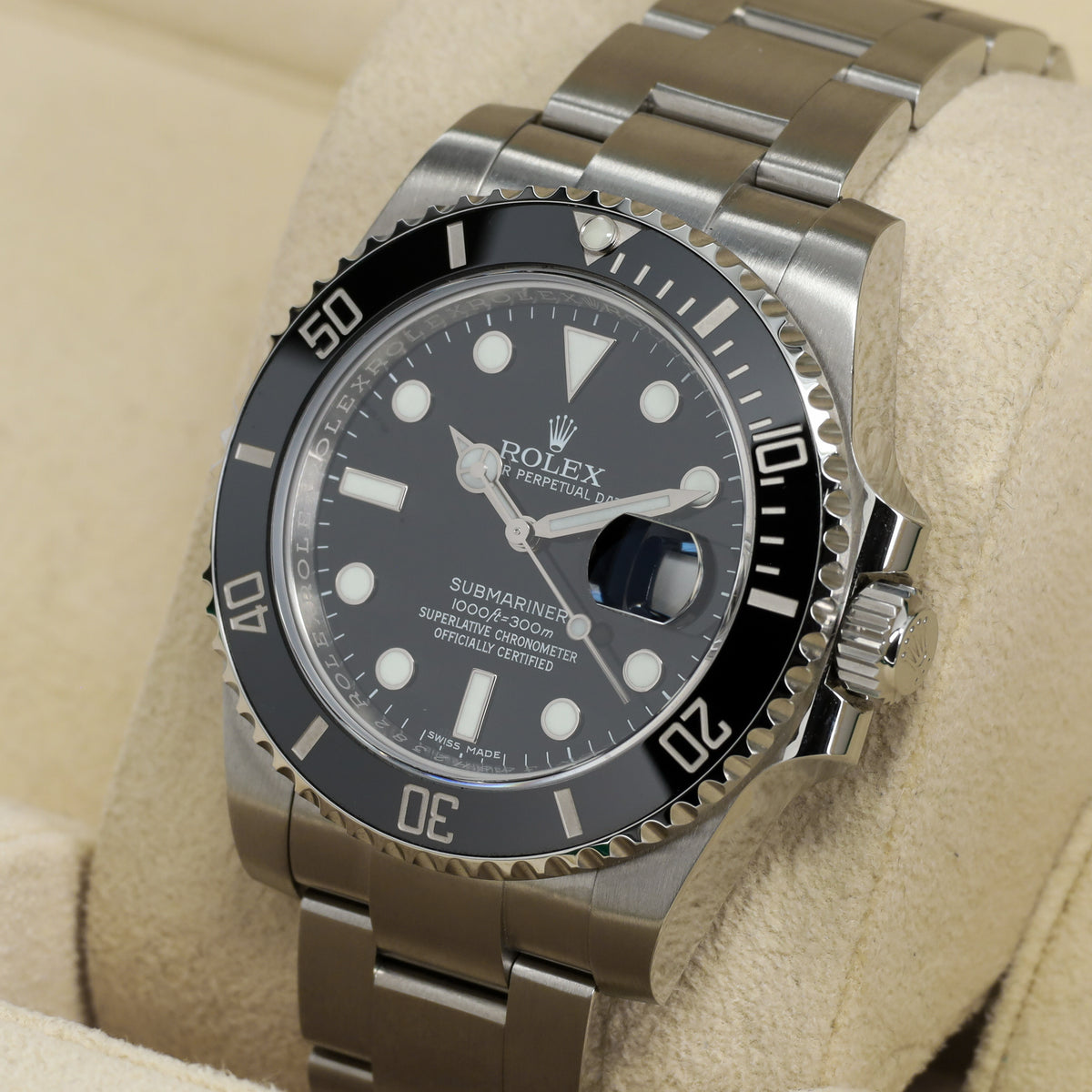 Rolex Submariner Date 2016 Complete 40mm Steel Case Black Dial Black Ceramic Bezel Oyster 116610LN