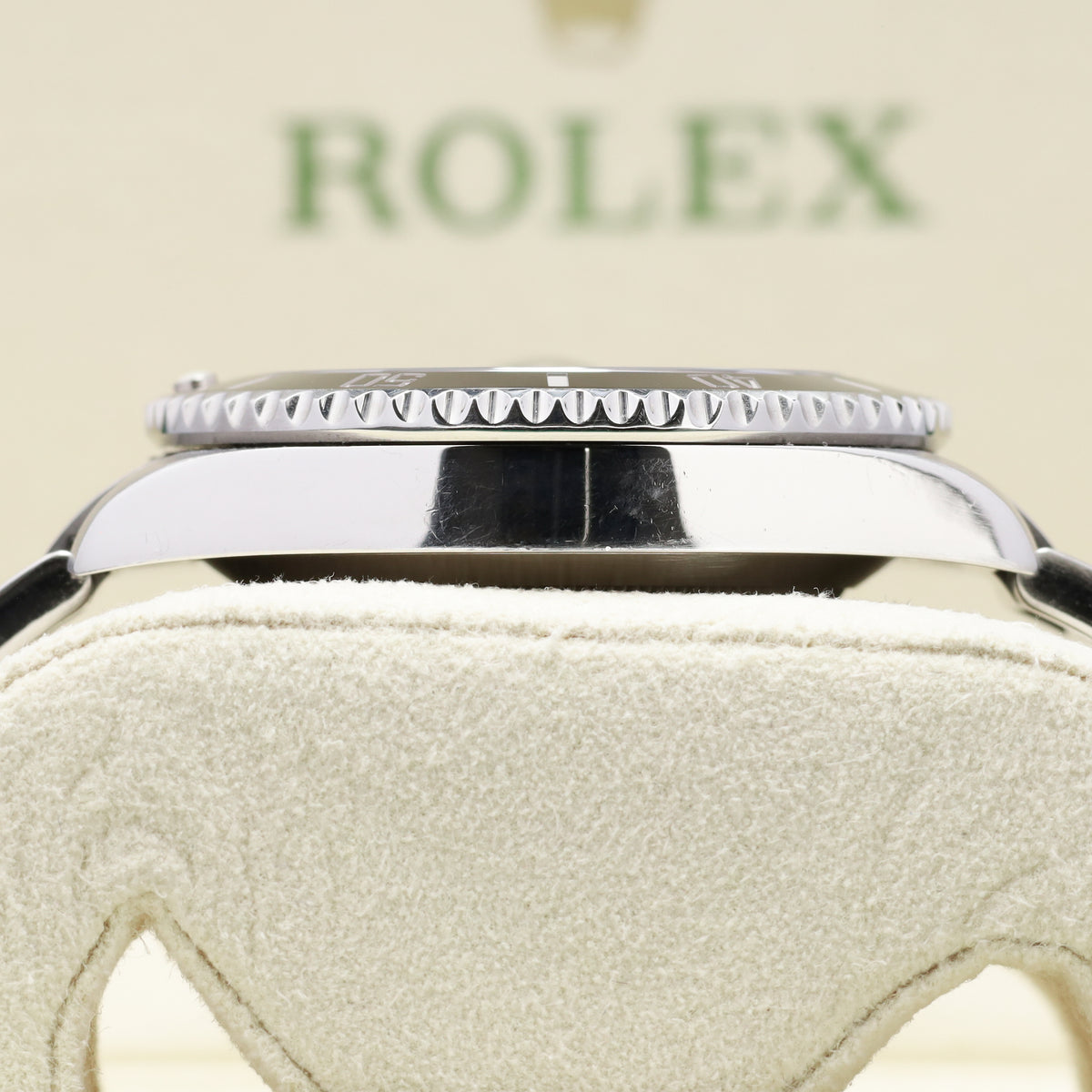 Rolex Submariner Date Complete 40mm Oystersteel Black Dial Black Cerachrom Ceramic Bezel Oyster Bracelet 116610LN