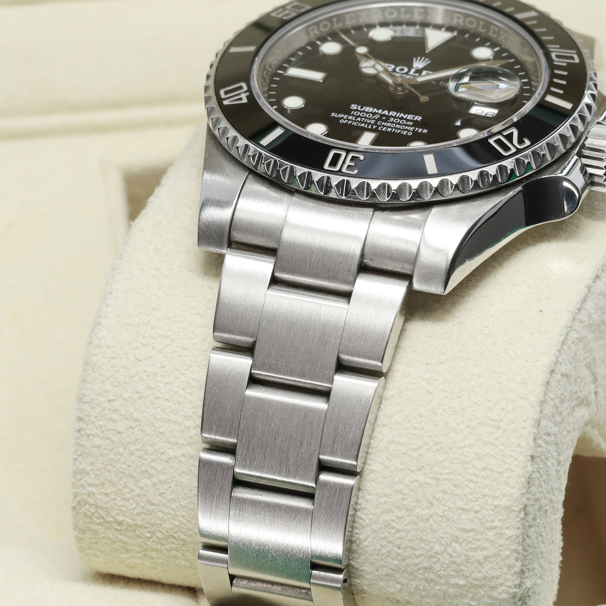 Rolex Submariner Date Complete 40mm Oystersteel Black Dial Black Cerachrom Ceramic Bezel Oyster Bracelet 116610LN