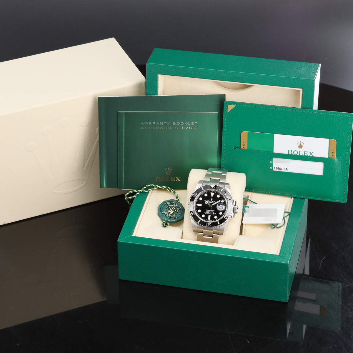 Rolex Submariner Date Complete 40mm Oystersteel Black Dial Black Cerachrom Ceramic Bezel Oyster Bracelet 116610LN