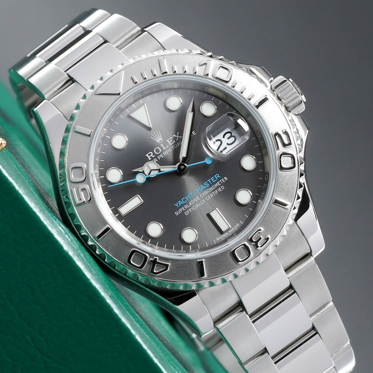 Rolex Yacht Master 2018 Complete 40mm Oystersteel Rhodium Grey with Blue Accents Dial Solid Platinum Bidirectional Rotating Bezel Oyster Bracelet 116622