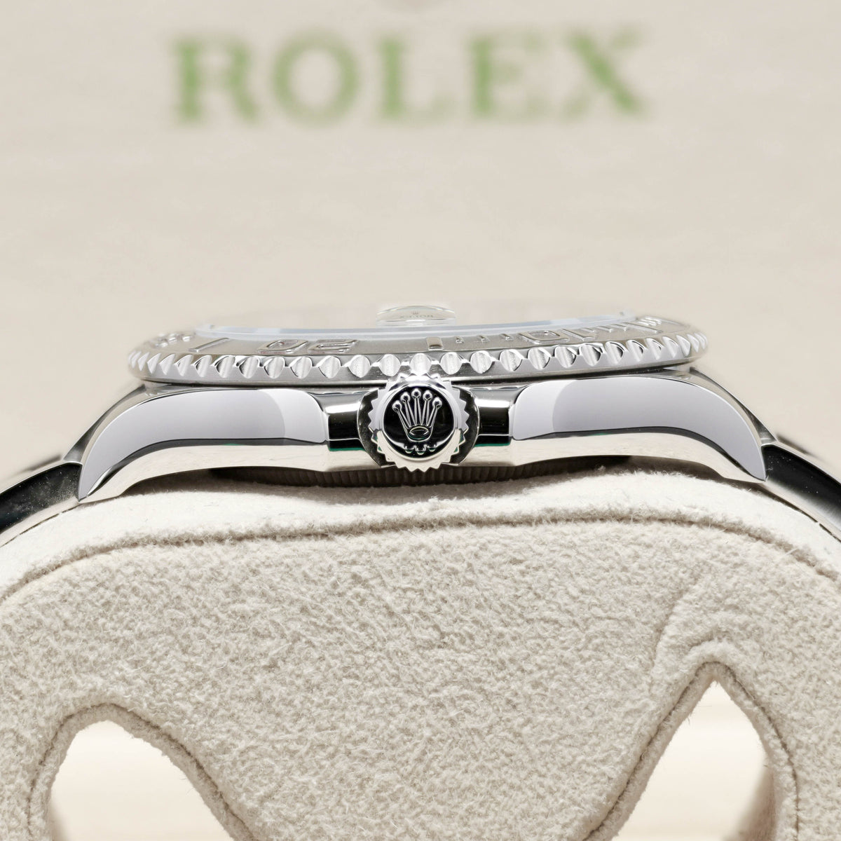 Rolex Yacht Master 2018 Complete 40mm Oystersteel Rhodium Grey with Blue Accents Dial Solid Platinum Bidirectional Rotating Bezel Oyster Bracelet 116622