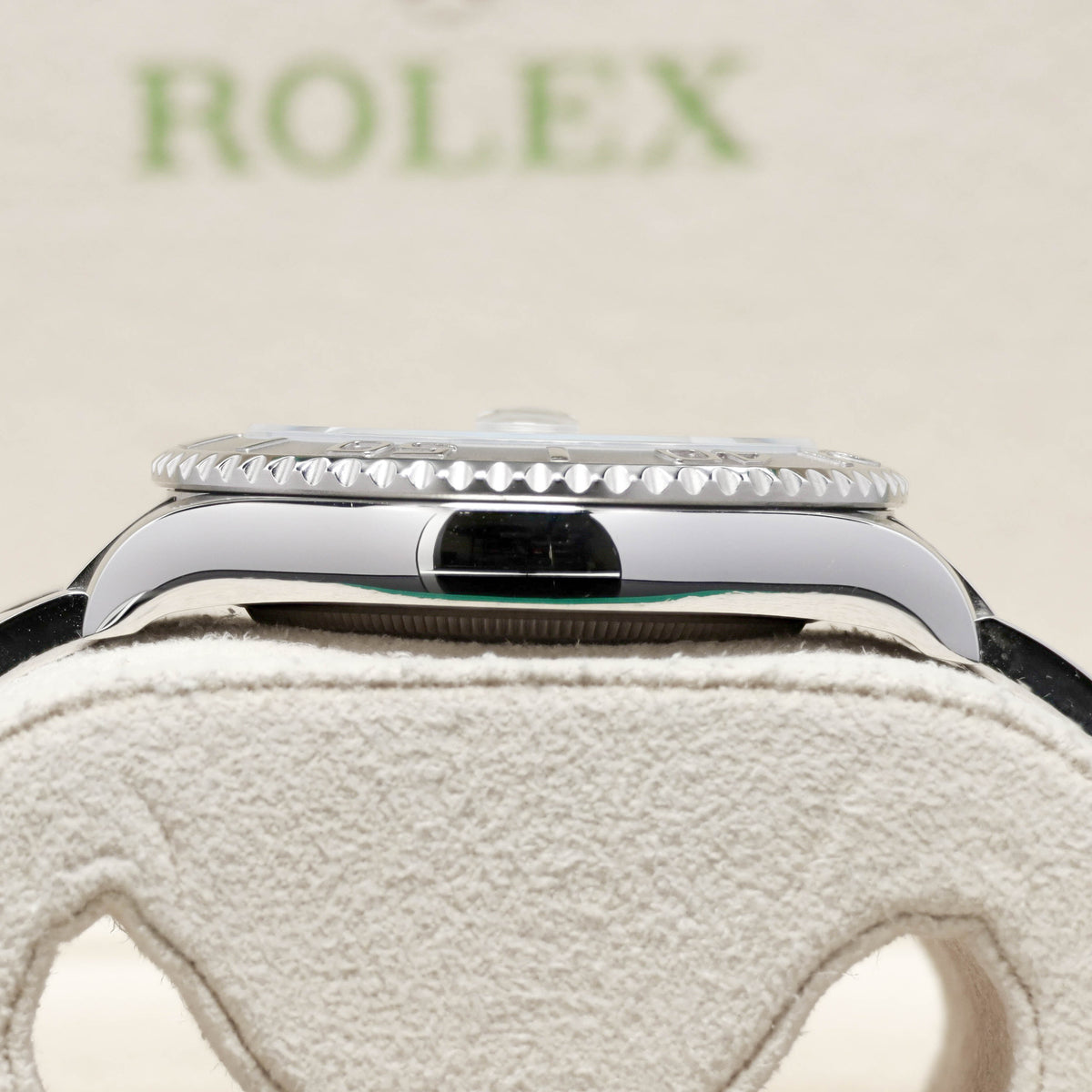 Rolex Yacht Master 2018 Complete 40mm Oystersteel Rhodium Grey with Blue Accents Dial Solid Platinum Bidirectional Rotating Bezel Oyster Bracelet 116622