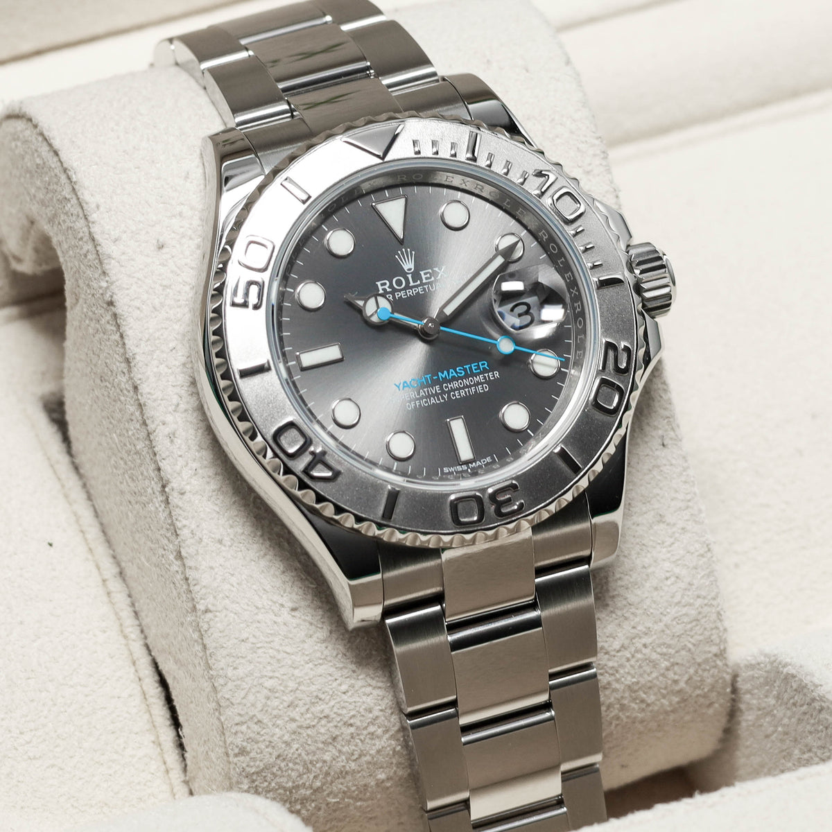 Rolex Yacht Master 2018 Complete 40mm Oystersteel Rhodium Grey with Blue Accents Dial Solid Platinum Bidirectional Rotating Bezel Oyster Bracelet 116622