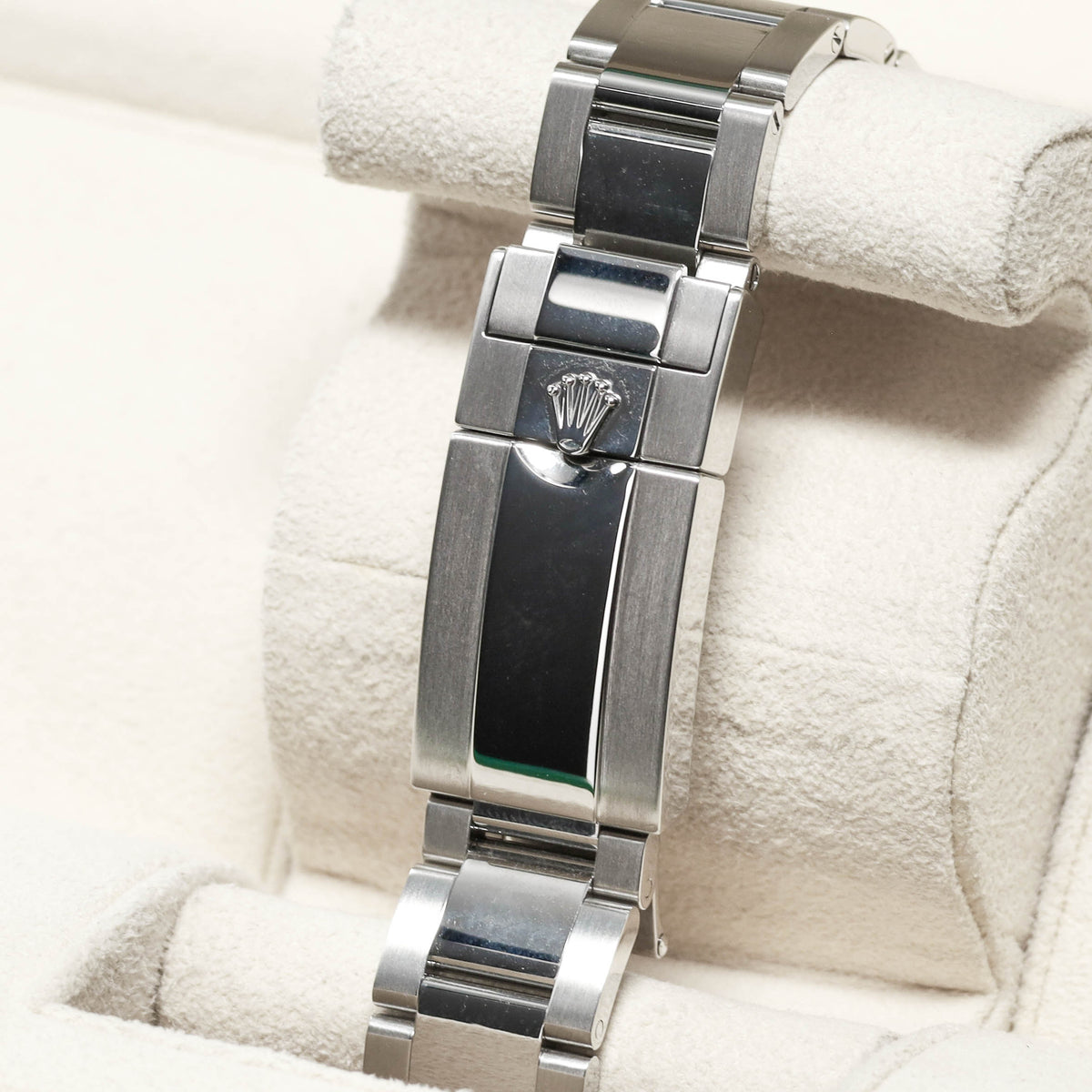 Rolex Yacht Master 2018 Complete 40mm Oystersteel Rhodium Grey with Blue Accents Dial Solid Platinum Bidirectional Rotating Bezel Oyster Bracelet 116622