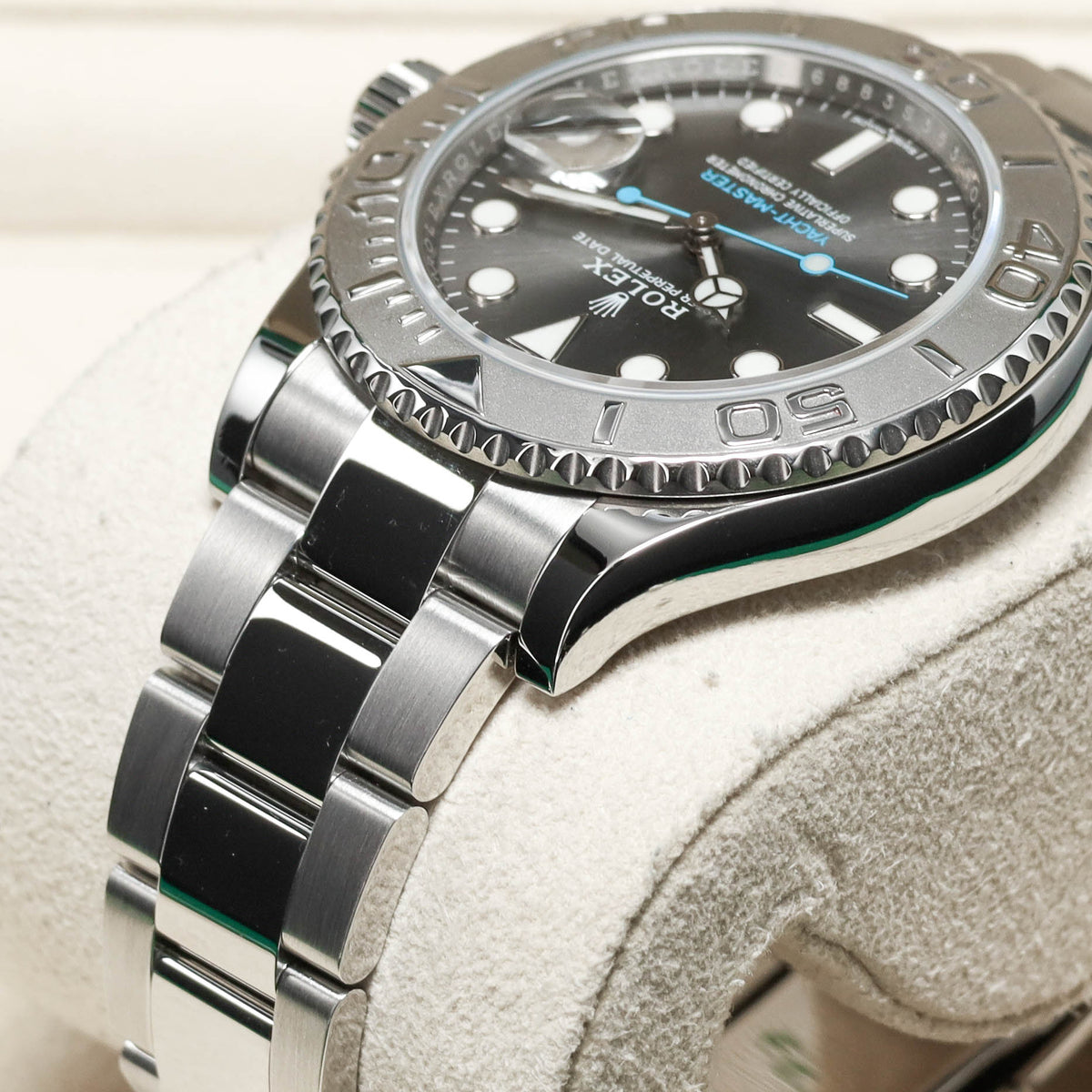 Rolex Yacht Master 2018 Complete 40mm Oystersteel Rhodium Grey with Blue Accents Dial Solid Platinum Bidirectional Rotating Bezel Oyster Bracelet 116622