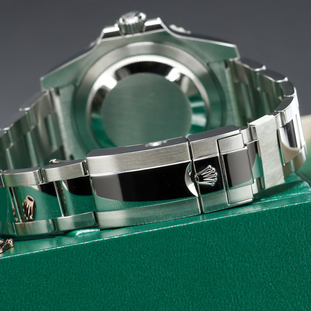 Rolex GMT-Master II "Green Arrow" 40mm Steel Case Black Dial Black Ceramic Bezel Oyster Bracelet 116710LN