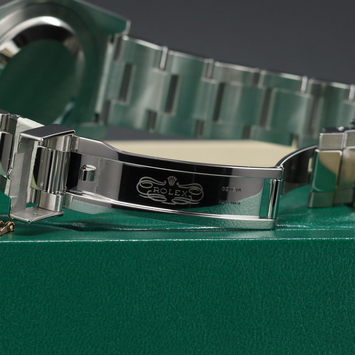 Rolex GMT-Master II "Green Arrow" 40mm Steel Case Black Dial Black Ceramic Bezel Oyster Bracelet 116710LN