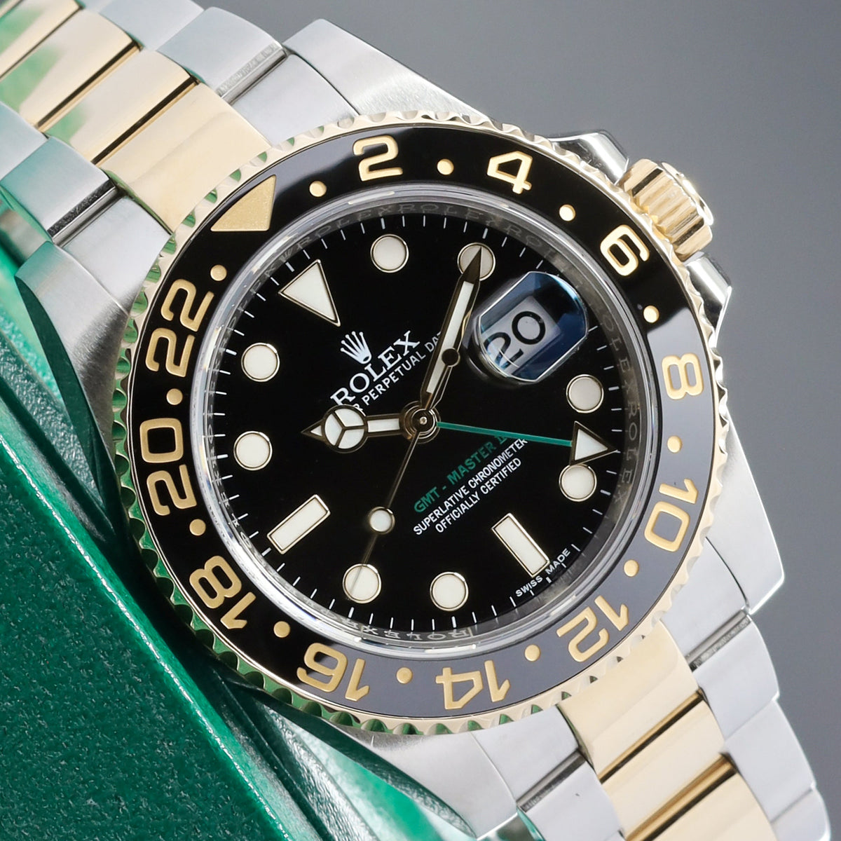 Rolex GMT Master II Complete 40mm Oystersteel and Yellow Gold Black Dial Black Cerachrom Ceramic Bezel Two-Tone Oyster Bracelet 116713LN