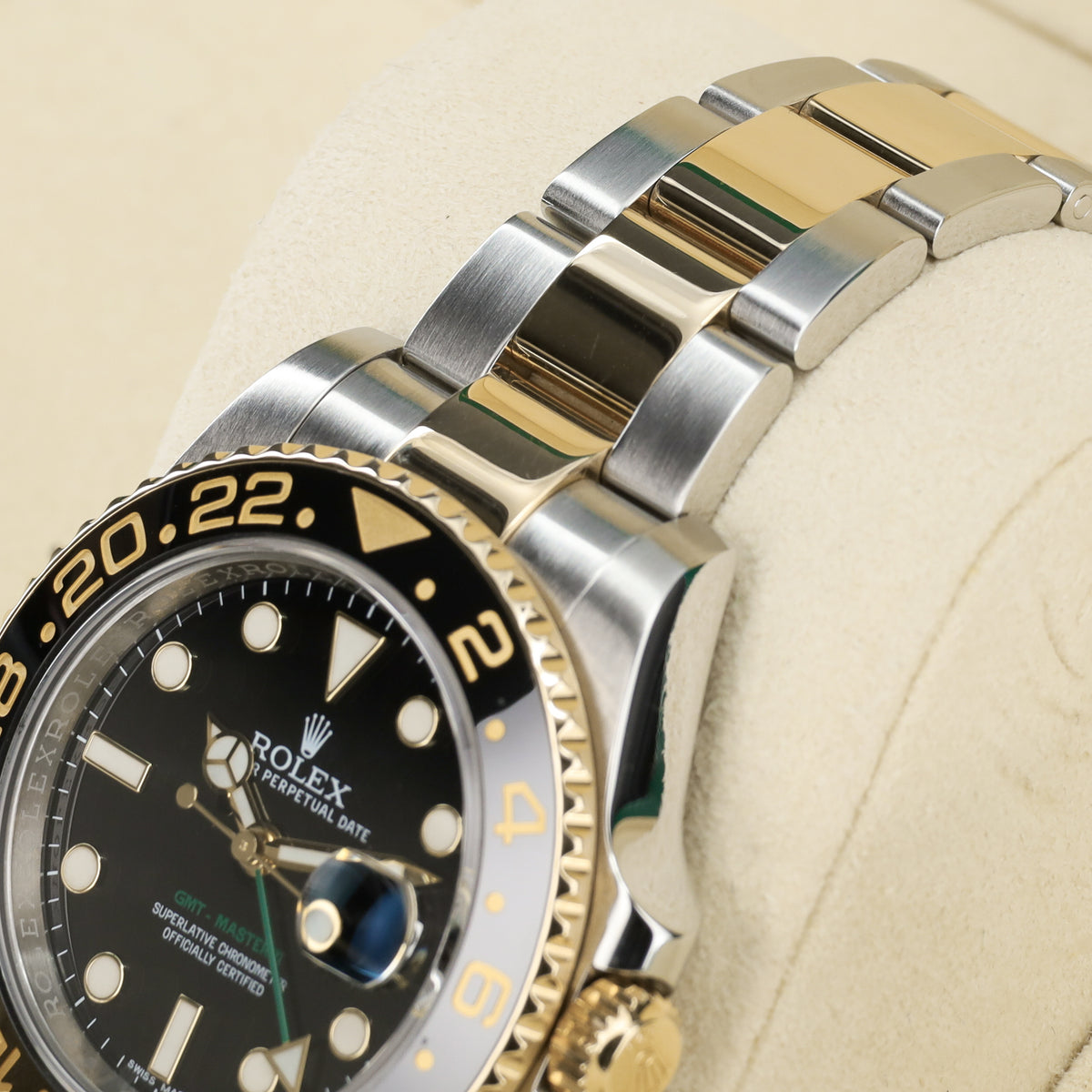 Rolex GMT Master II Complete 40mm Oystersteel and Yellow Gold Black Dial Black Cerachrom Ceramic Bezel Two-Tone Oyster Bracelet 116713LN