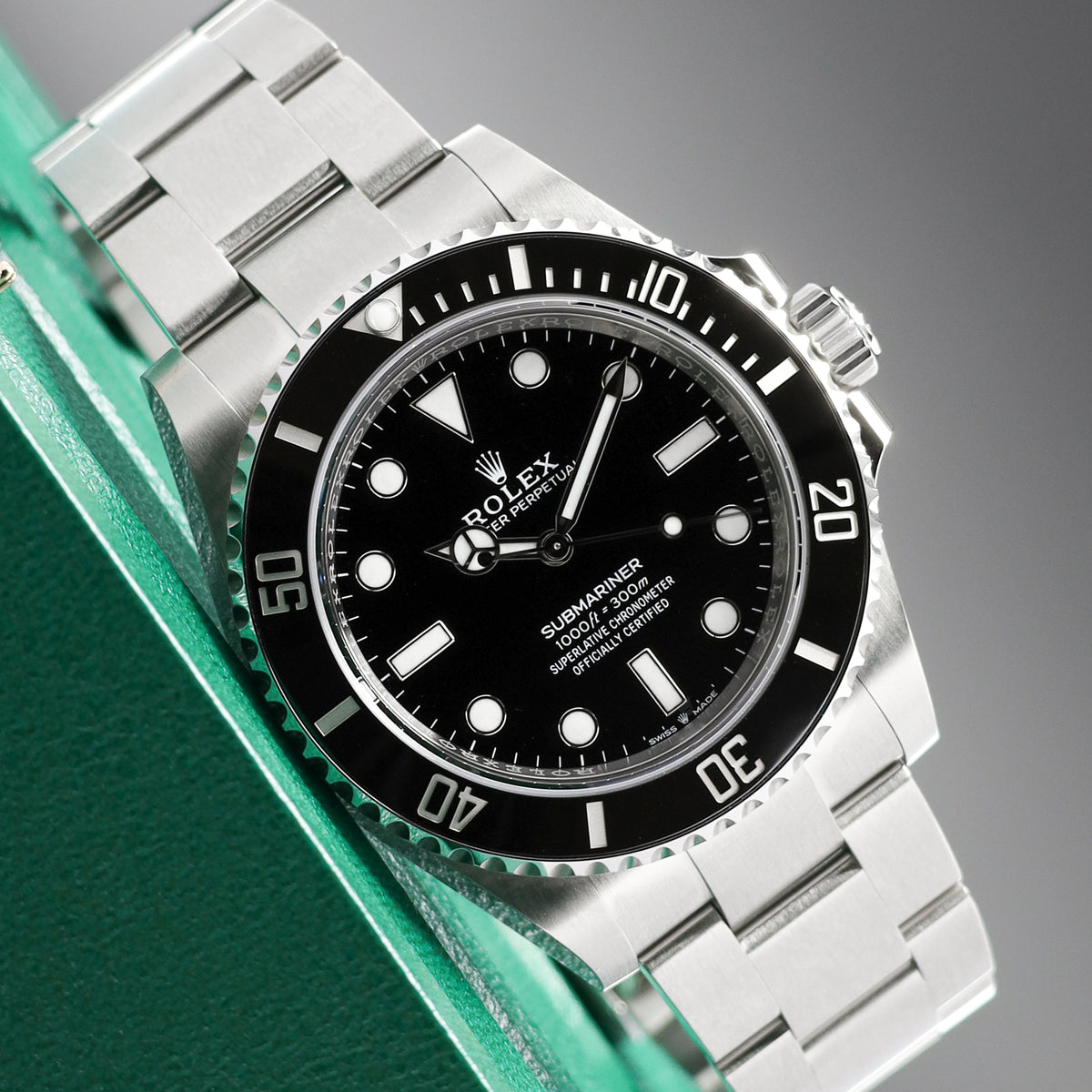 Rolex Submariner No Date New Complete 41mm Oystersteel Black Dial Black Cerachrom Bezel Oyster Bracelet 124060
