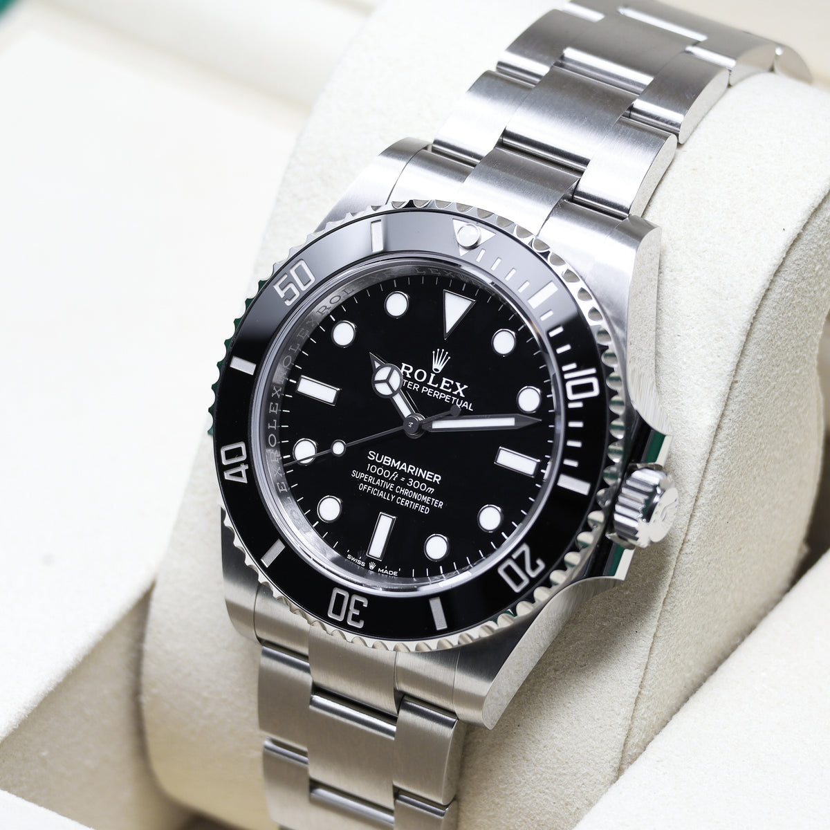 Rolex Submariner No Date New Complete 41mm Oystersteel Black Dial Black Cerachrom Bezel Oyster Bracelet 124060
