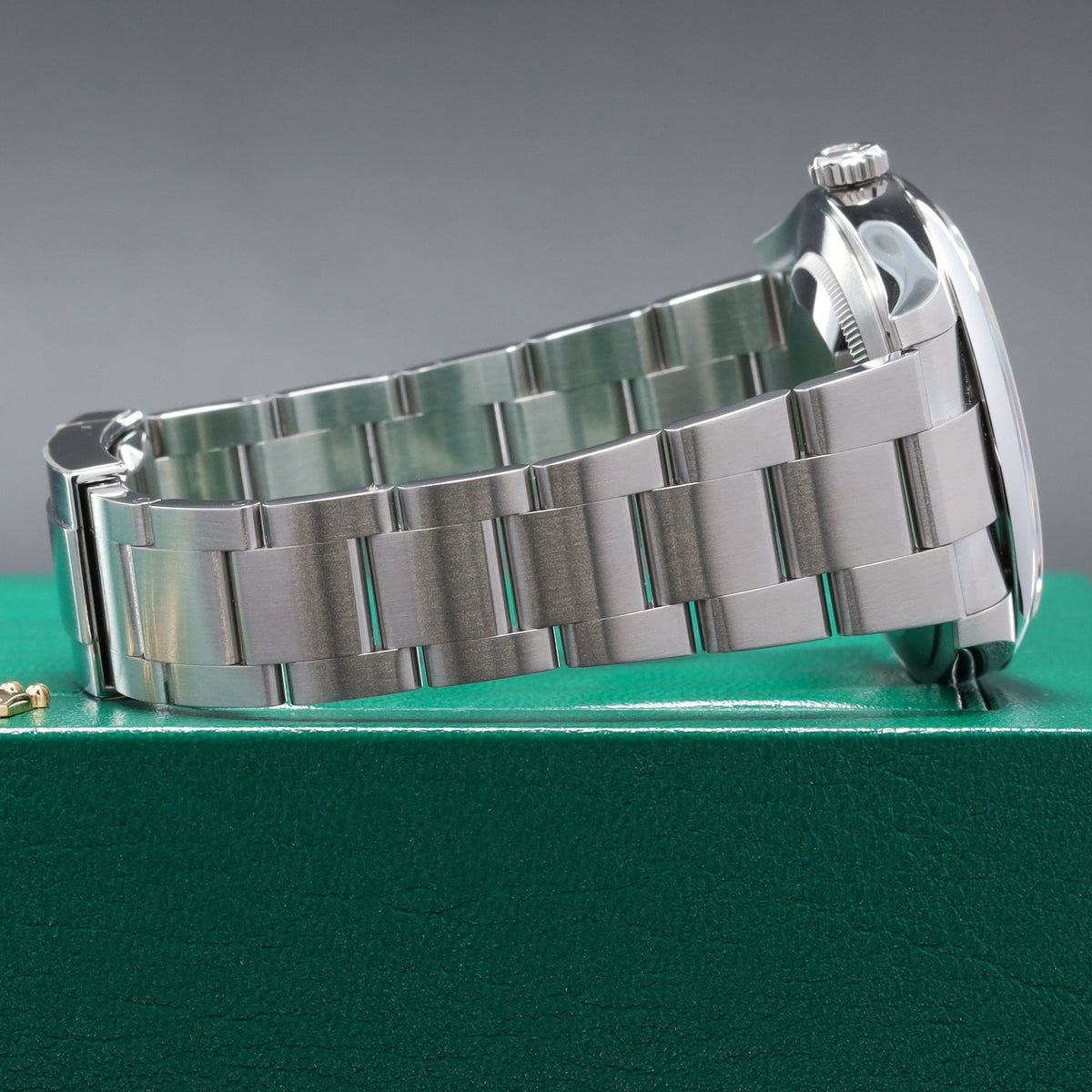 Rolex Oyster Perpetual 2021 Complete 41mm Oystersteel Yellow Dial Smooth Bezel Oyster Bracelet 124300