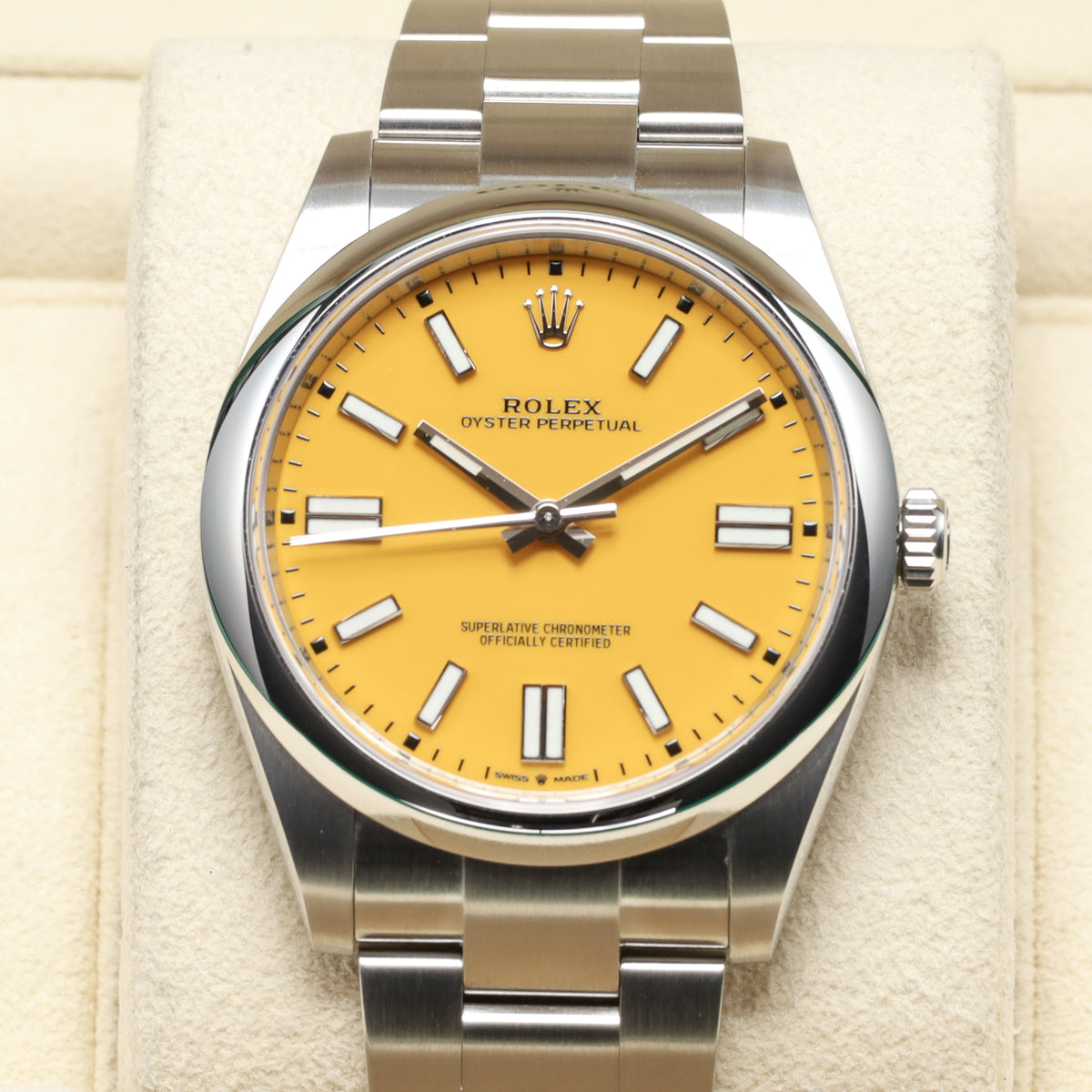 Rolex Oyster Perpetual 2021 Complete 41mm Oystersteel Yellow Dial Smooth Bezel Oyster Bracelet 124300