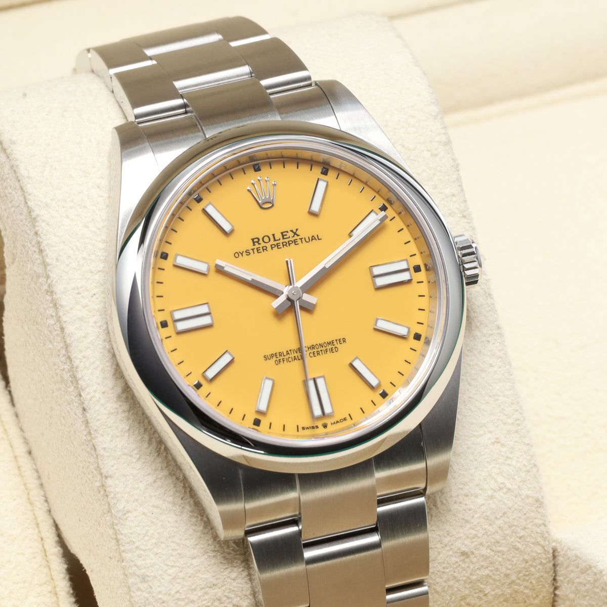 Rolex Oyster Perpetual 2021 Complete 41mm Oystersteel Yellow Dial Smooth Bezel Oyster Bracelet 124300
