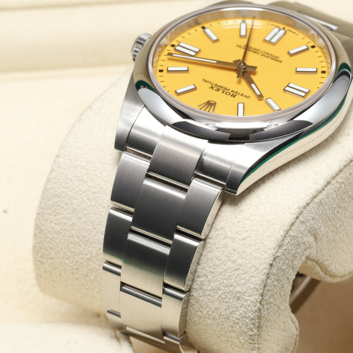 Rolex Oyster Perpetual 2021 Complete 41mm Oystersteel Yellow Dial Smooth Bezel Oyster Bracelet 124300