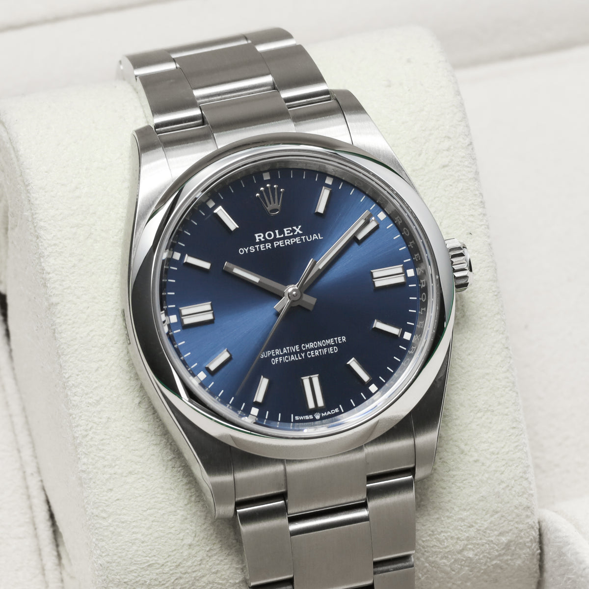 Rolex Datejust 2026 Complete 41mm Oystersteel Bright Blue Dial Smooth Oystersteel Bezel Oystersteel Jubilee Bracelet with Oysterclasp and Easylink Extension 126300