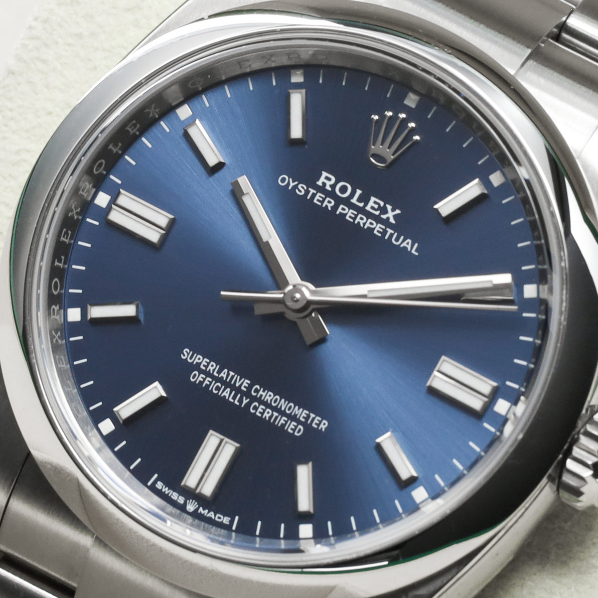 Rolex Datejust 2026 Complete 41mm Oystersteel Bright Blue Dial Smooth Oystersteel Bezel Oystersteel Jubilee Bracelet with Oysterclasp and Easylink Extension 126300
