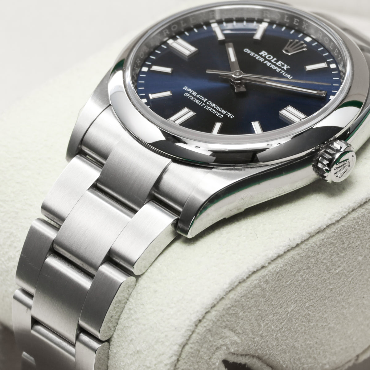 Rolex Datejust 2026 Complete 41mm Oystersteel Bright Blue Dial Smooth Oystersteel Bezel Oystersteel Jubilee Bracelet with Oysterclasp and Easylink Extension 126300