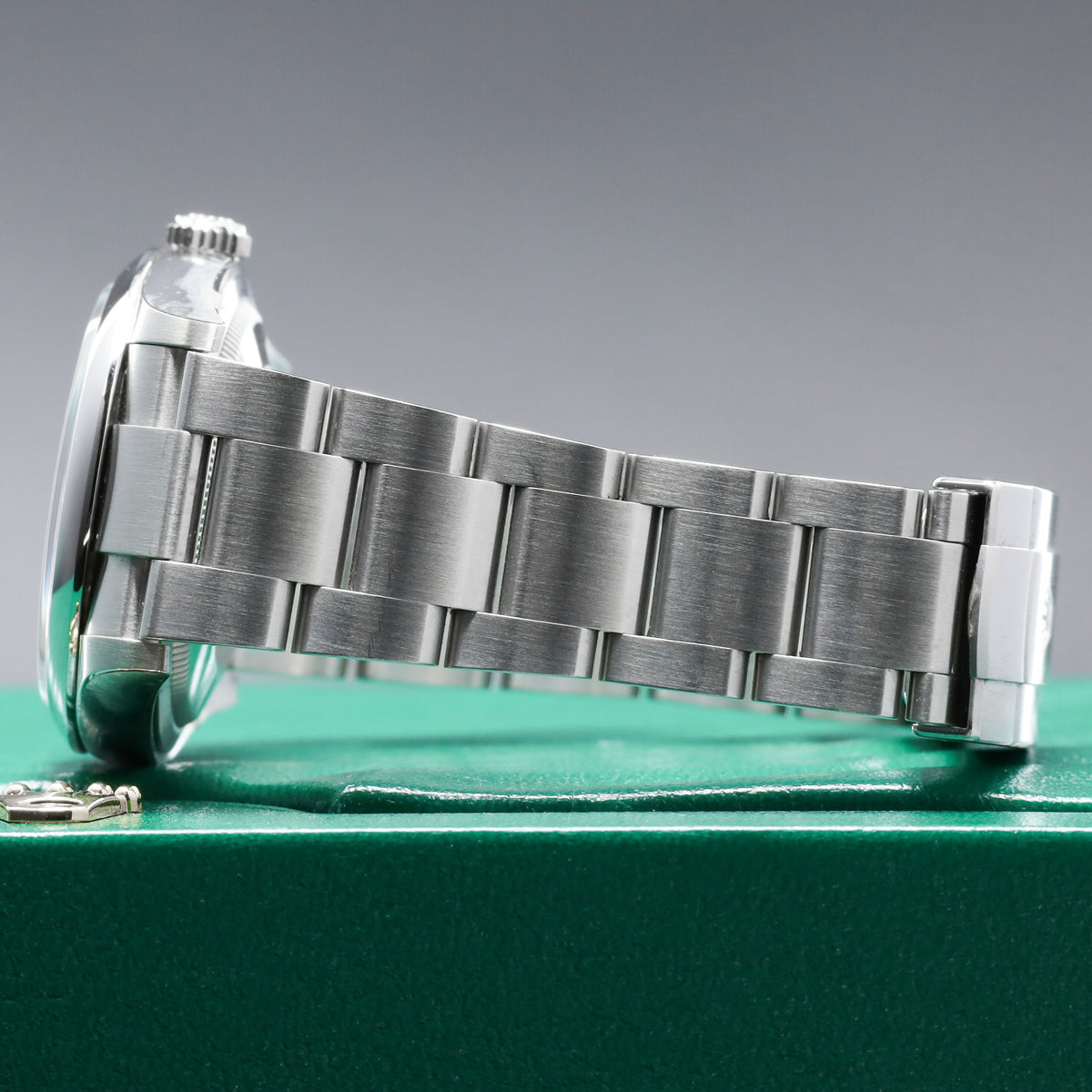 Rolex Datejust 2026 Complete 41mm Oystersteel Bright Blue Dial Smooth Oystersteel Bezel Oystersteel Jubilee Bracelet with Oysterclasp and Easylink Extension 126300