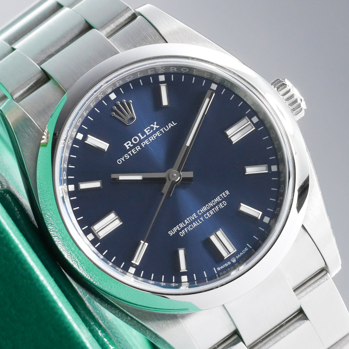 Rolex Datejust 2026 Complete 41mm Oystersteel Bright Blue Dial Smooth Oystersteel Bezel Oystersteel Jubilee Bracelet with Oysterclasp and Easylink Extension 126300