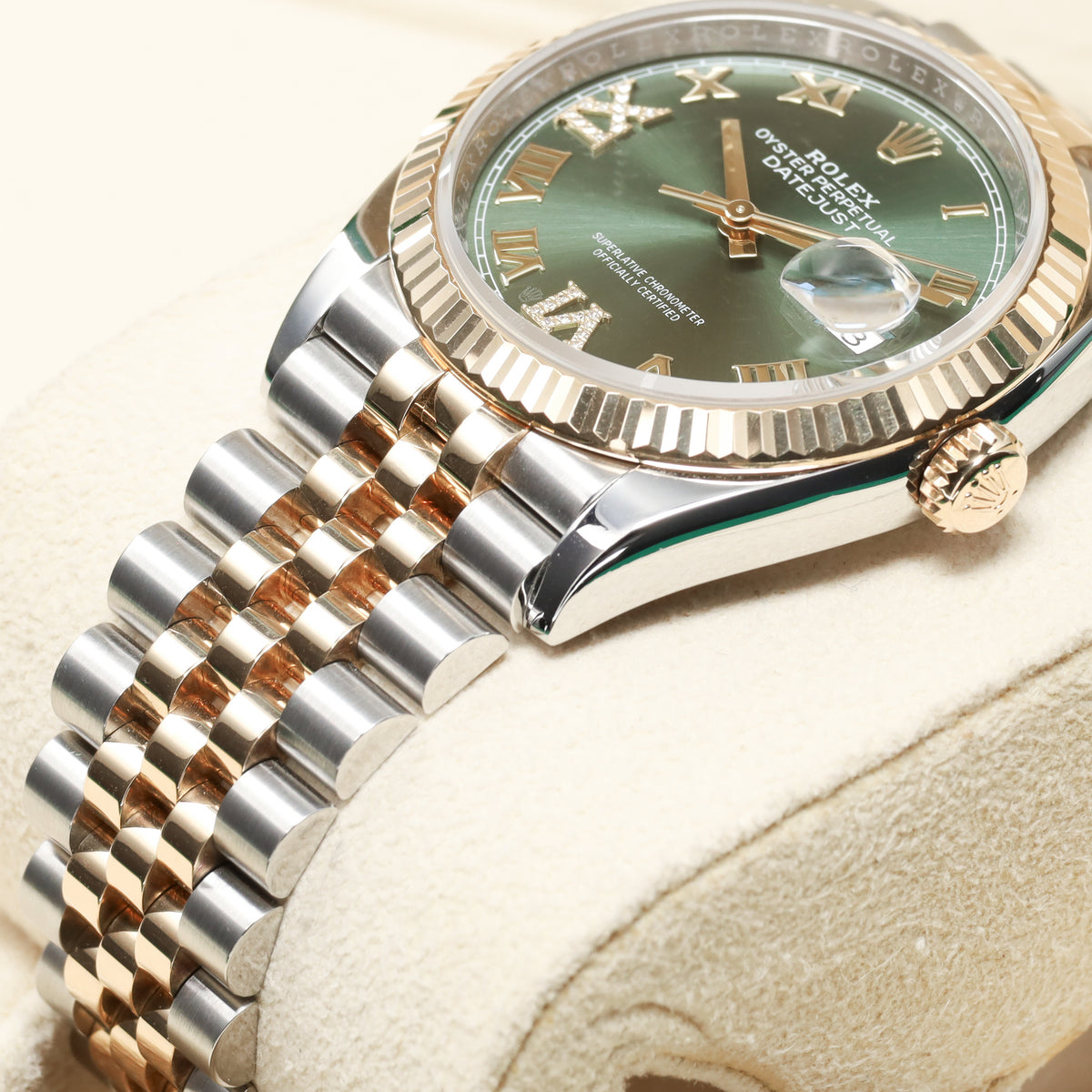Rolex Datejust 2022 Complete 36mm Oystersteel and 18k Yellow Gold Olive Green with Diamond-Set Roman Numerals Dial 18k Yellow Gold Fluted Bezel Oystersteel and 18k Yellow Gold Jubilee Bracelet with Oysterclasp and Easylink Extension 126233