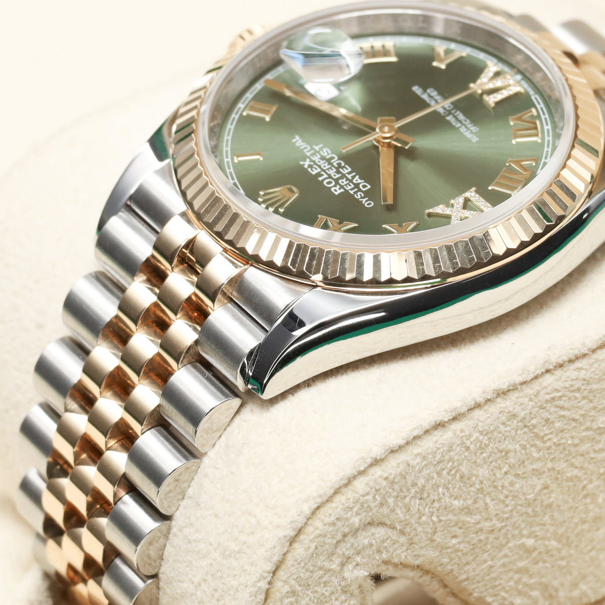 Rolex Datejust 2022 Complete 36mm Oystersteel and 18k Yellow Gold Olive Green with Diamond-Set Roman Numerals Dial 18k Yellow Gold Fluted Bezel Oystersteel and 18k Yellow Gold Jubilee Bracelet with Oysterclasp and Easylink Extension 126233
