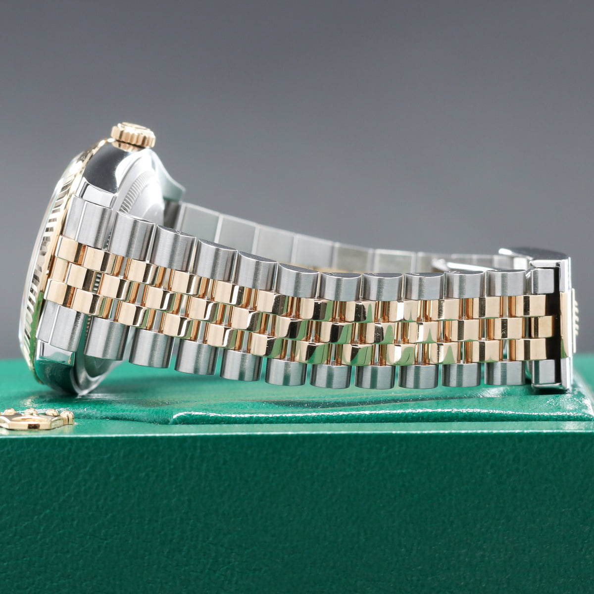 Rolex Datejust 2022 Complete 36mm Oystersteel and 18k Yellow Gold Olive Green with Diamond-Set Roman Numerals Dial 18k Yellow Gold Fluted Bezel Oystersteel and 18k Yellow Gold Jubilee Bracelet with Oysterclasp and Easylink Extension 126233