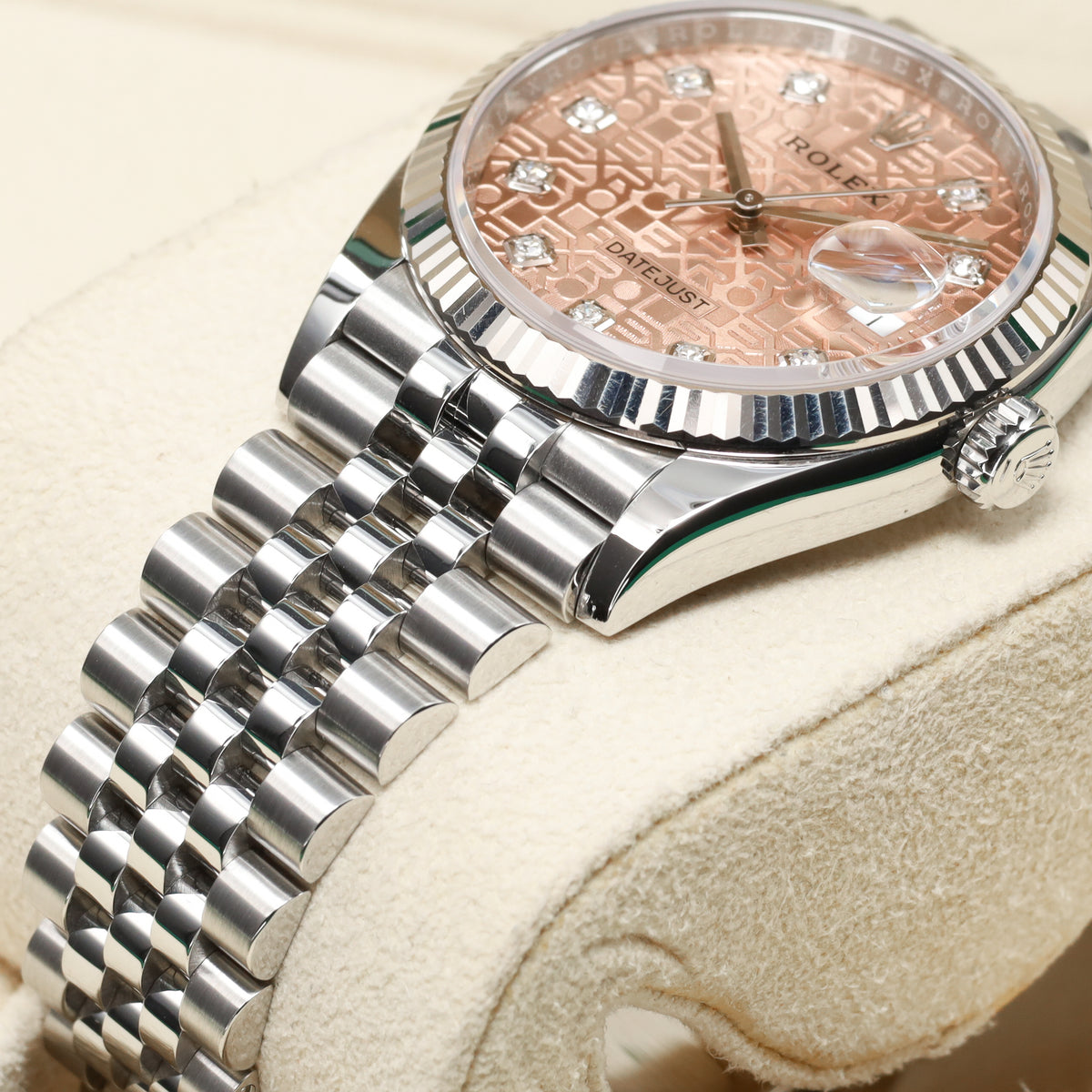 Rolex Datejust 2019 Complete 36mm Oystersteel Pink Diamond Jubilee-Motif Dial 18k White Gold Fluted Bezel Oystersteel Jubilee Bracelet with Oysterclasp and Easylink Extension 126234