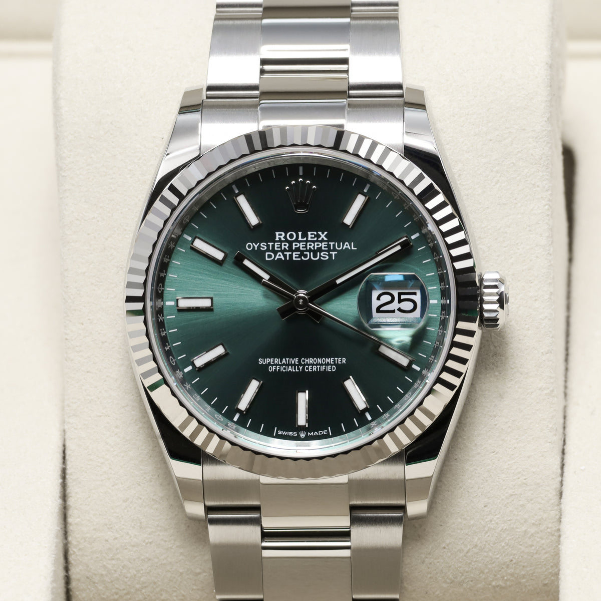 Rolex Datejust 2026 Complete 36mm Oystersteel and 18k White Gold Green Dial 18k White Gold Fluted Bezel Oystersteel Oyster Bracelet with Oysterclasp and Easylink Extension 126234