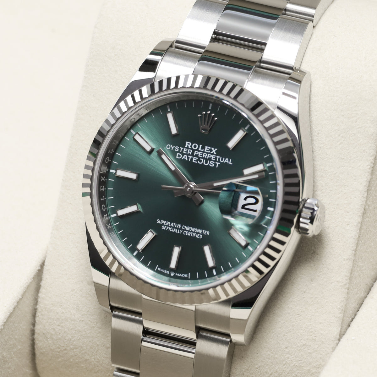 Rolex Datejust 2026 Complete 36mm Oystersteel and 18k White Gold Green Dial 18k White Gold Fluted Bezel Oystersteel Oyster Bracelet with Oysterclasp and Easylink Extension 126234