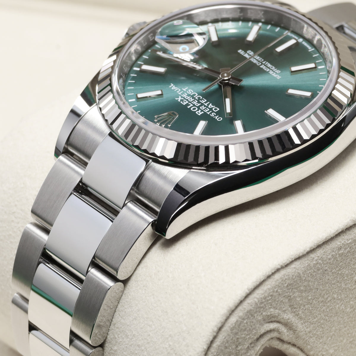 Rolex Datejust 2026 Complete 36mm Oystersteel and 18k White Gold Green Dial 18k White Gold Fluted Bezel Oystersteel Oyster Bracelet with Oysterclasp and Easylink Extension 126234