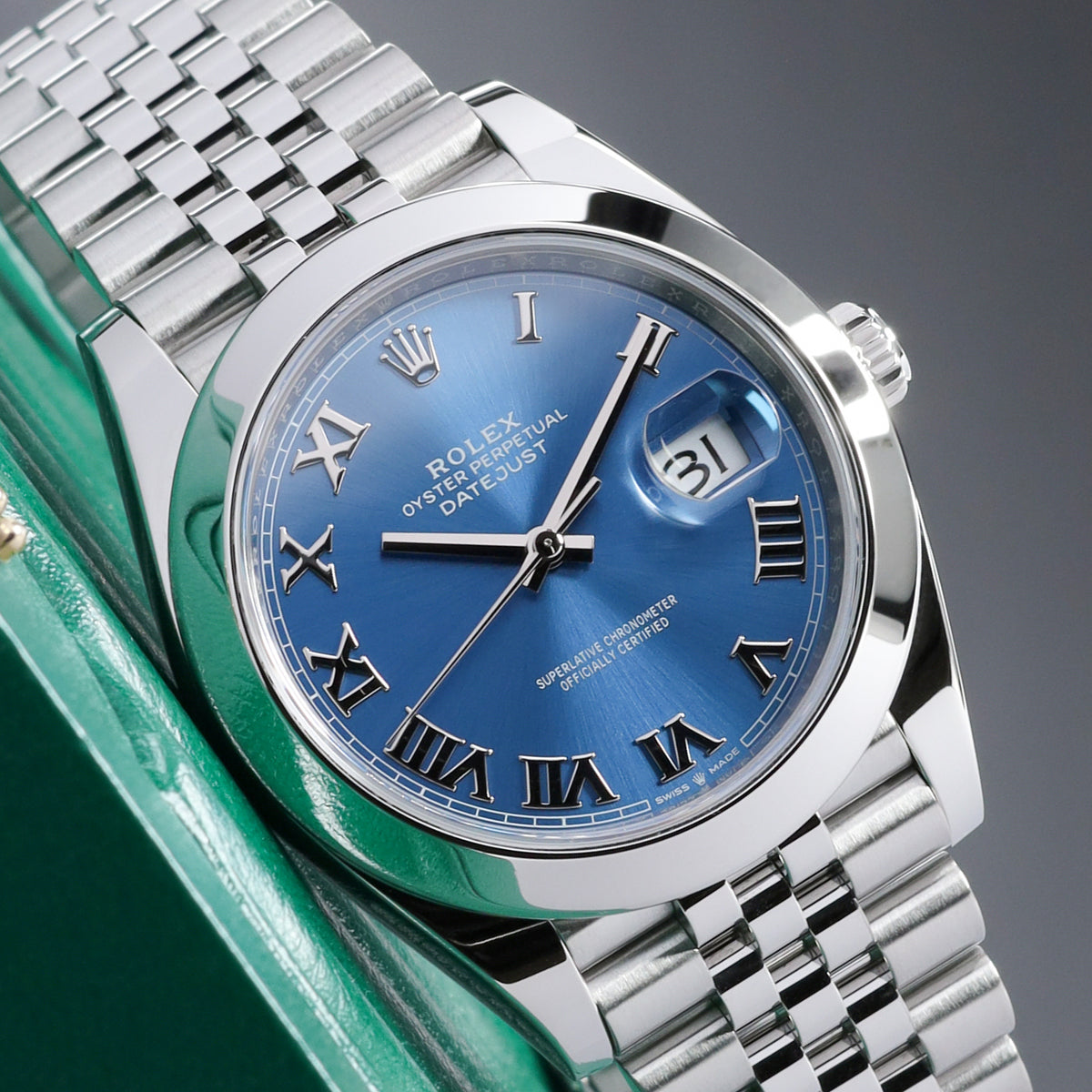 Rolex Datejust 2025 Complete 41mm Oystersteel Blue Dial Smooth Bezel Jubilee Bracelet 126300