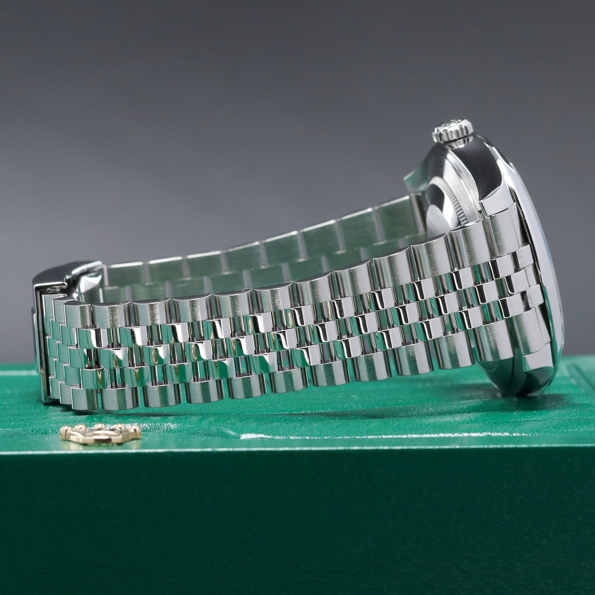 Rolex Datejust 2025 Complete 41mm Oystersteel Blue Dial Smooth Bezel Jubilee Bracelet 126300