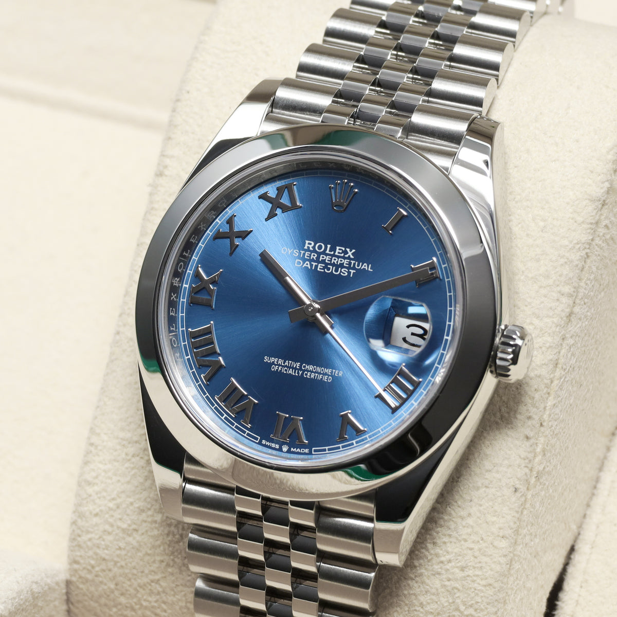Rolex Datejust 2025 Complete 41mm Oystersteel Blue Dial Smooth Bezel Jubilee Bracelet 126300