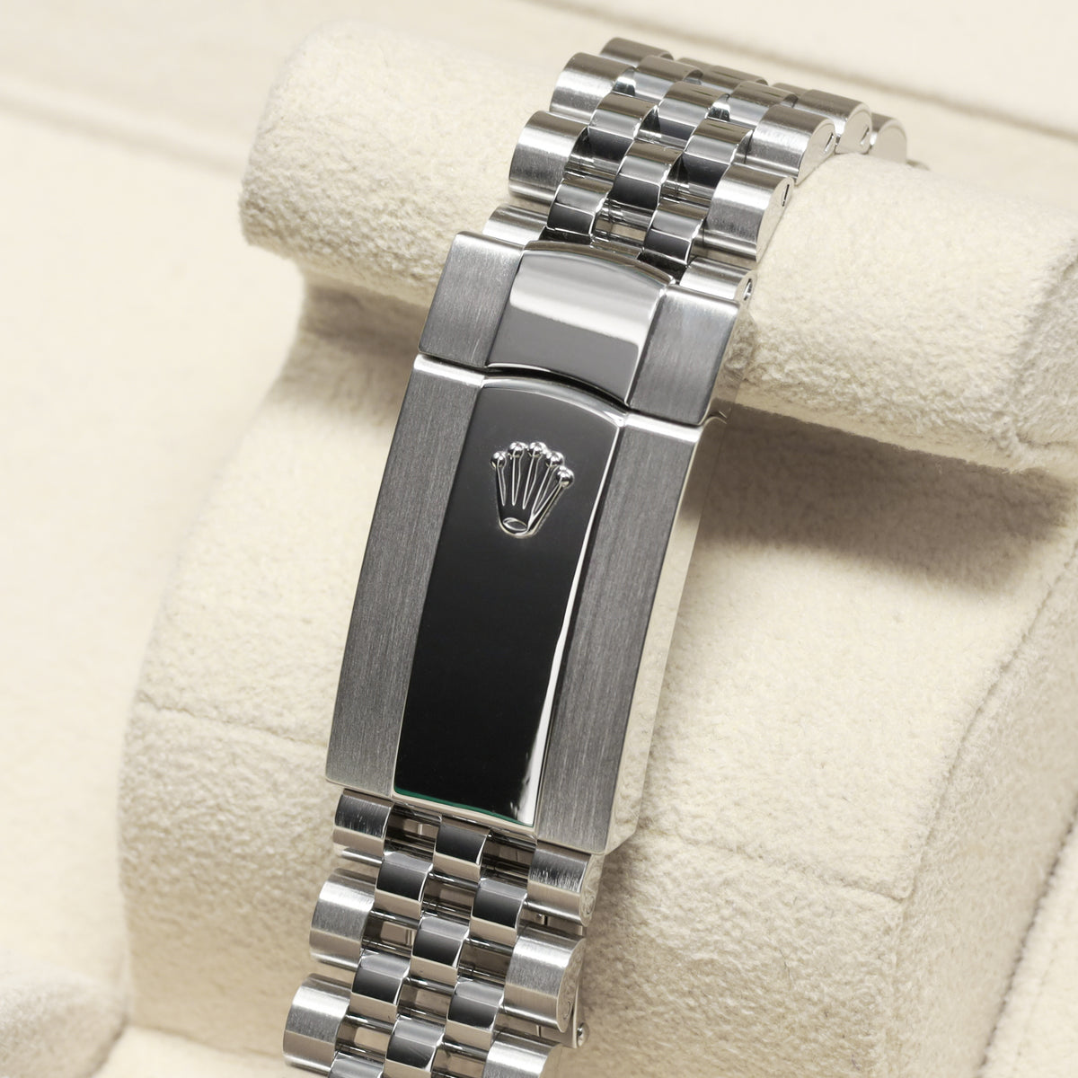 Rolex Datejust 2025 Complete 41mm Oystersteel Blue Dial Smooth Bezel Jubilee Bracelet 126300