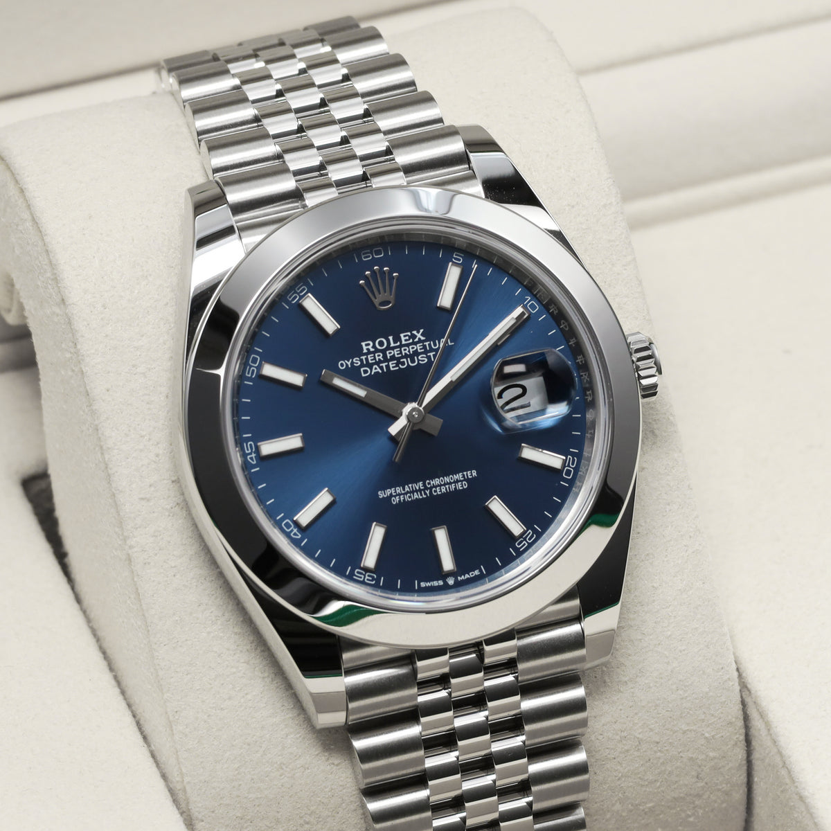 Rolex Datejust 2026 Complete 41mm Oystersteel Bright Blue Smooth Oystersteel Bezel  Oystersteel Jubilee Bracelet with Oysterclasp and Easylink Extension 126300