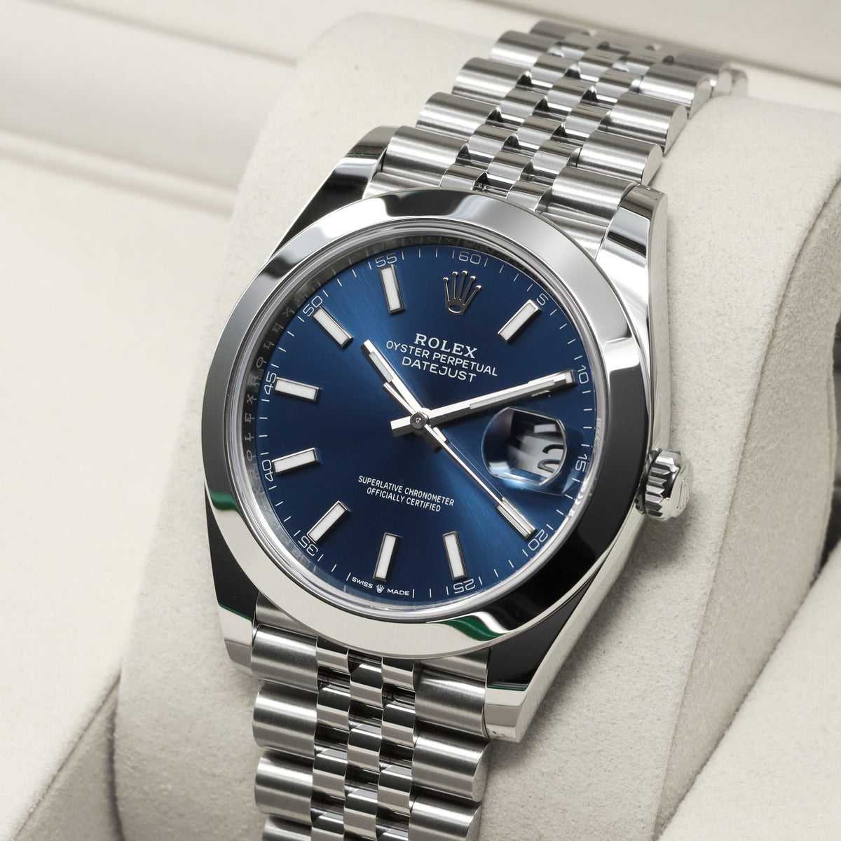 Rolex Datejust 2026 Complete 41mm Oystersteel Bright Blue Smooth Oystersteel Bezel  Oystersteel Jubilee Bracelet with Oysterclasp and Easylink Extension 126300