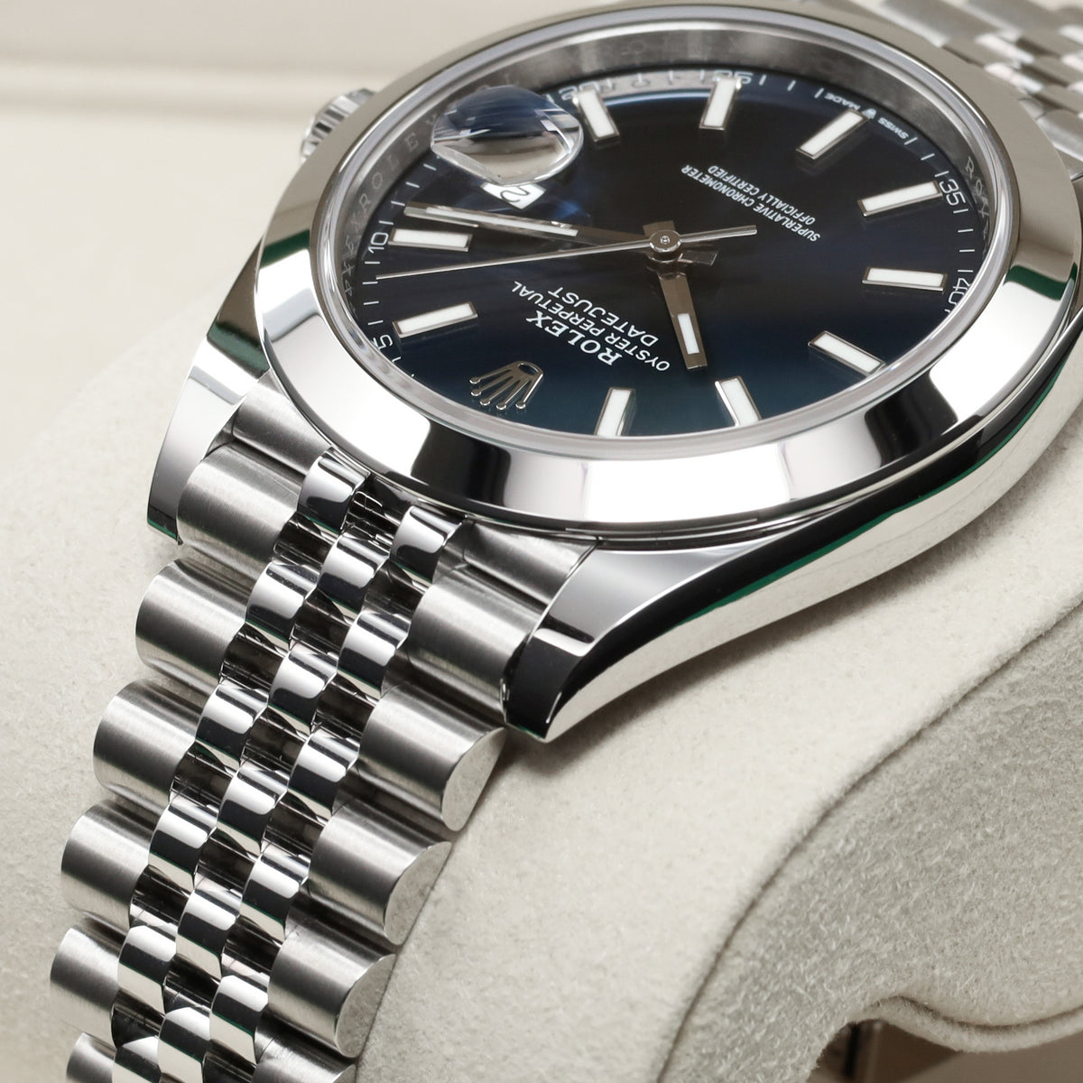 Rolex Datejust 2026 Complete 41mm Oystersteel Bright Blue Smooth Oystersteel Bezel  Oystersteel Jubilee Bracelet with Oysterclasp and Easylink Extension 126300