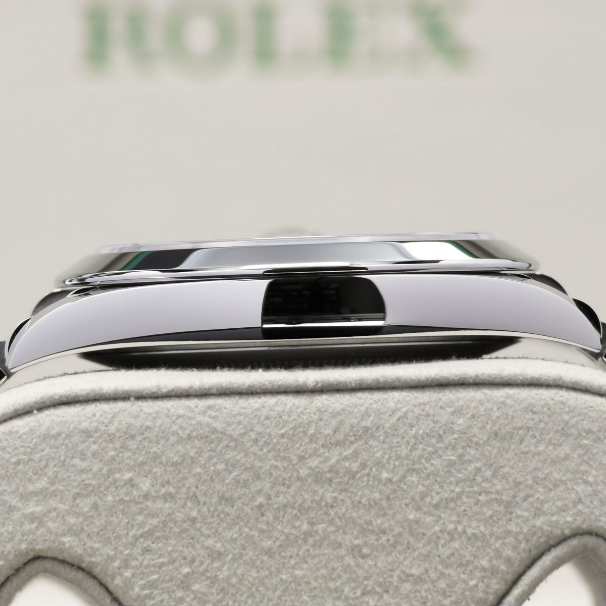 Rolex Datejust 2026 Complete 41mm Oystersteel Bright Blue Smooth Oystersteel Bezel  Oystersteel Jubilee Bracelet with Oysterclasp and Easylink Extension 126300