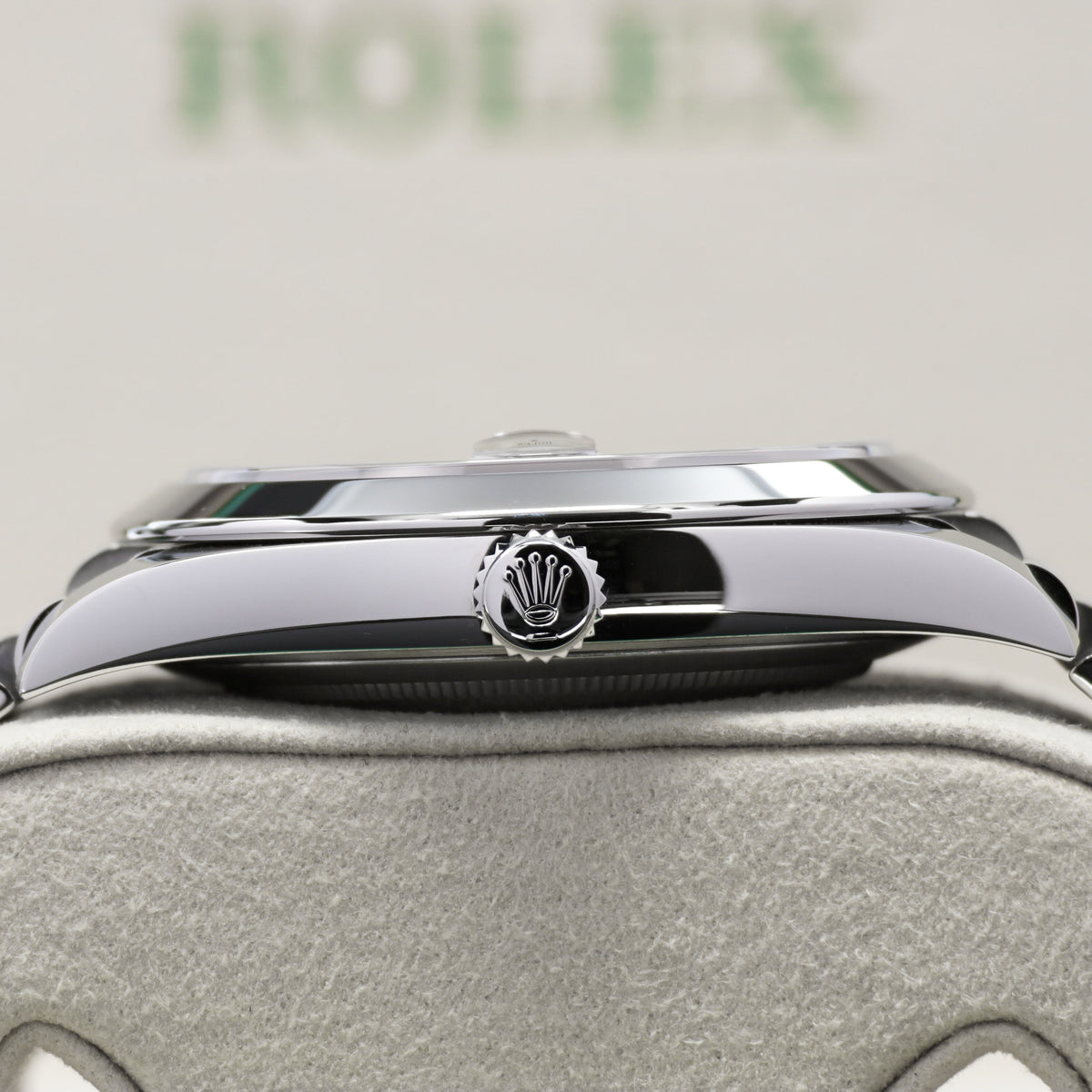 Rolex Datejust 2026 Complete 41mm Oystersteel Bright Blue Smooth Oystersteel Bezel  Oystersteel Jubilee Bracelet with Oysterclasp and Easylink Extension 126300
