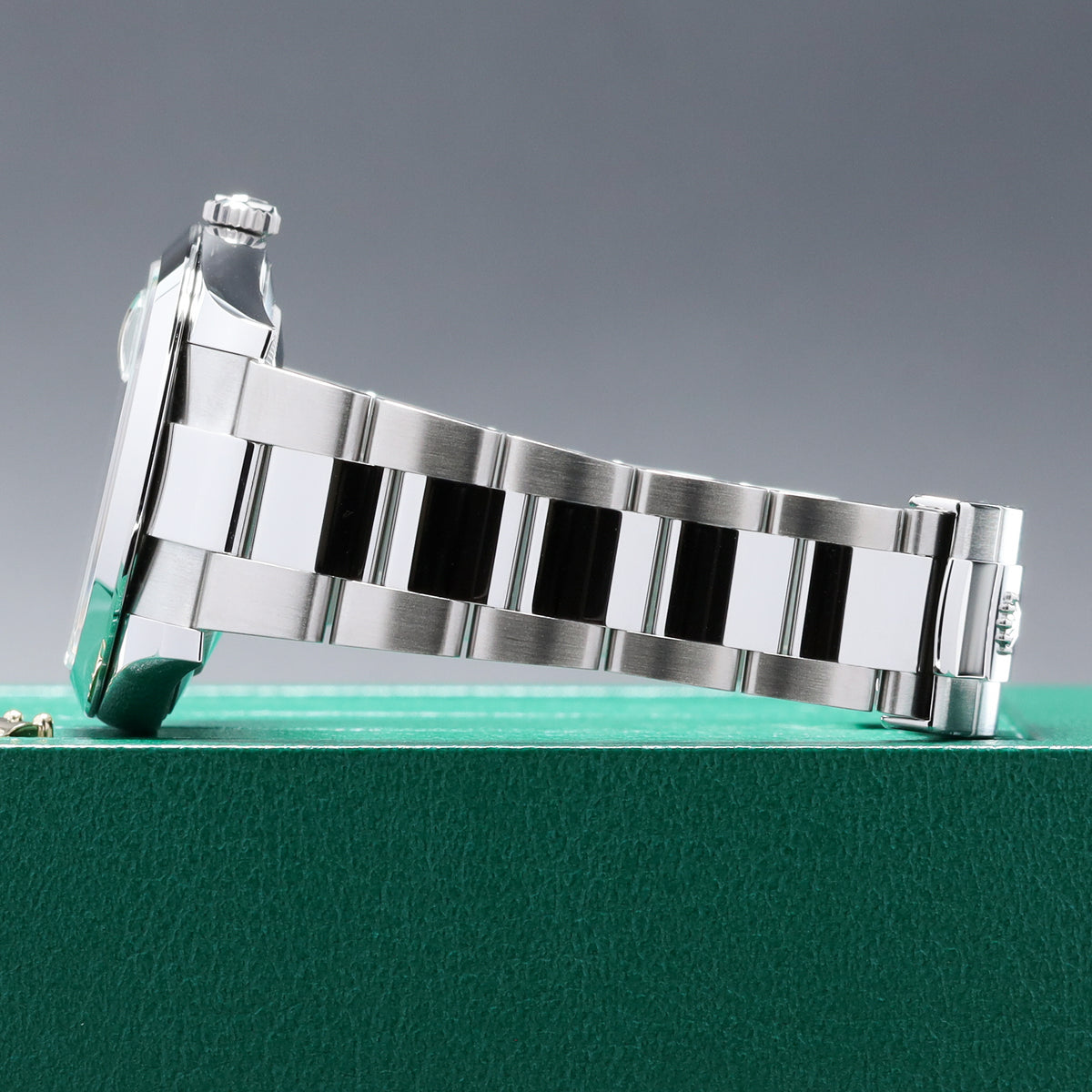Rolex Datejust 41 2025 Complete 41mm Oystersteel Green Dial Smooth Bezel Oyster Bracelet 126300