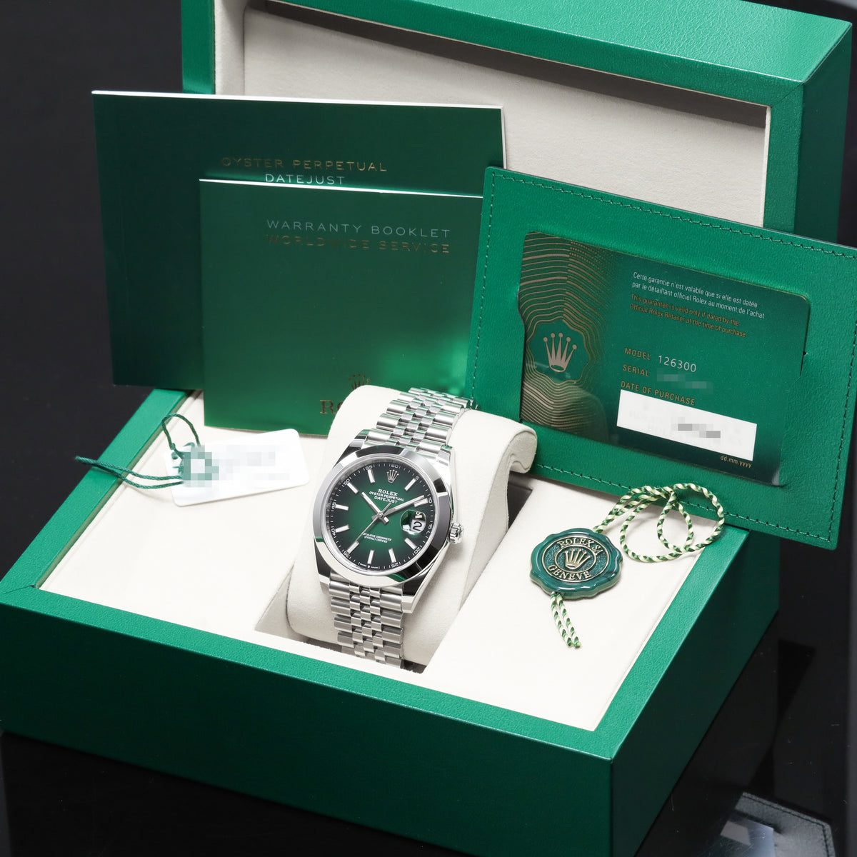 Rolex Datejust 2026 Complete 41mm Oystersteel Green Ombré Dial Smooth Oystersteel Bezel Oystersteel Jubilee Bracelet with Oysterclasp and Easylink Extension 126300
