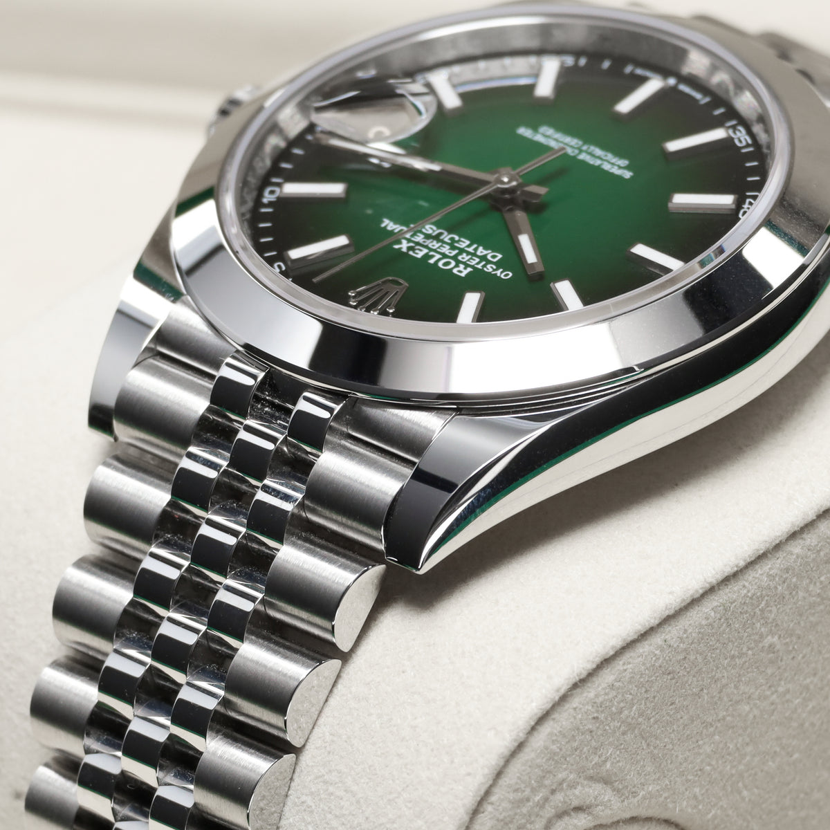 Rolex Datejust 2026 Complete 41mm Oystersteel Green Ombré Dial Smooth Oystersteel Bezel Oystersteel Jubilee Bracelet with Oysterclasp and Easylink Extension 126300